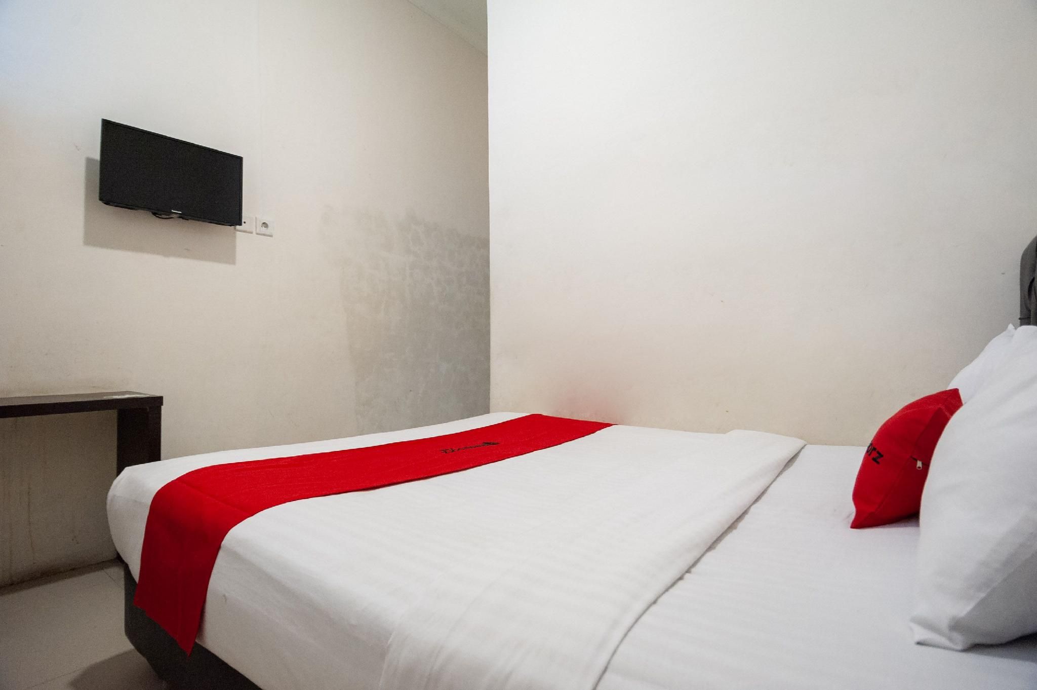 RedDoorz Room