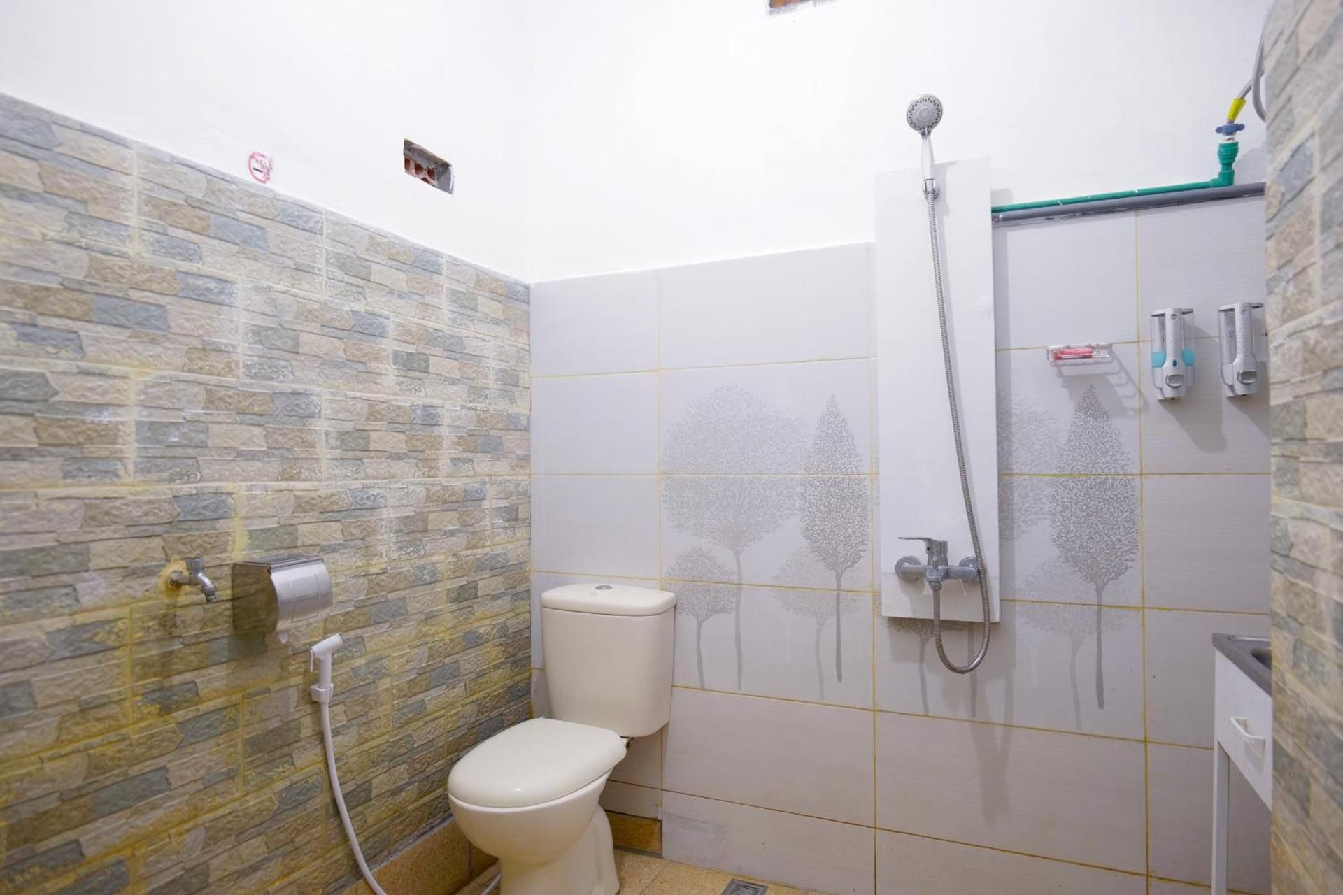 Standard Double Room with Shared Bathroom