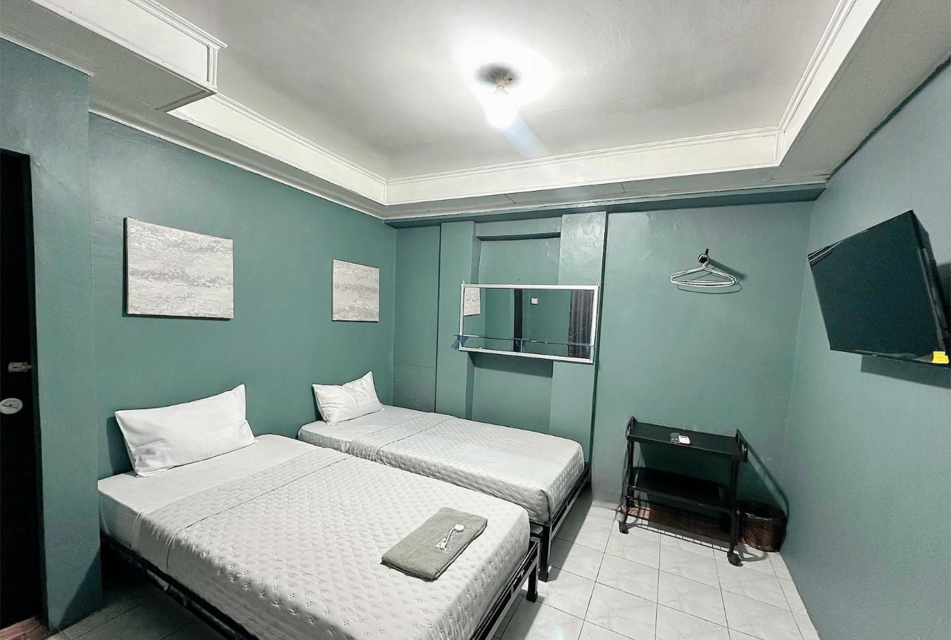 Deluxe Queen Room