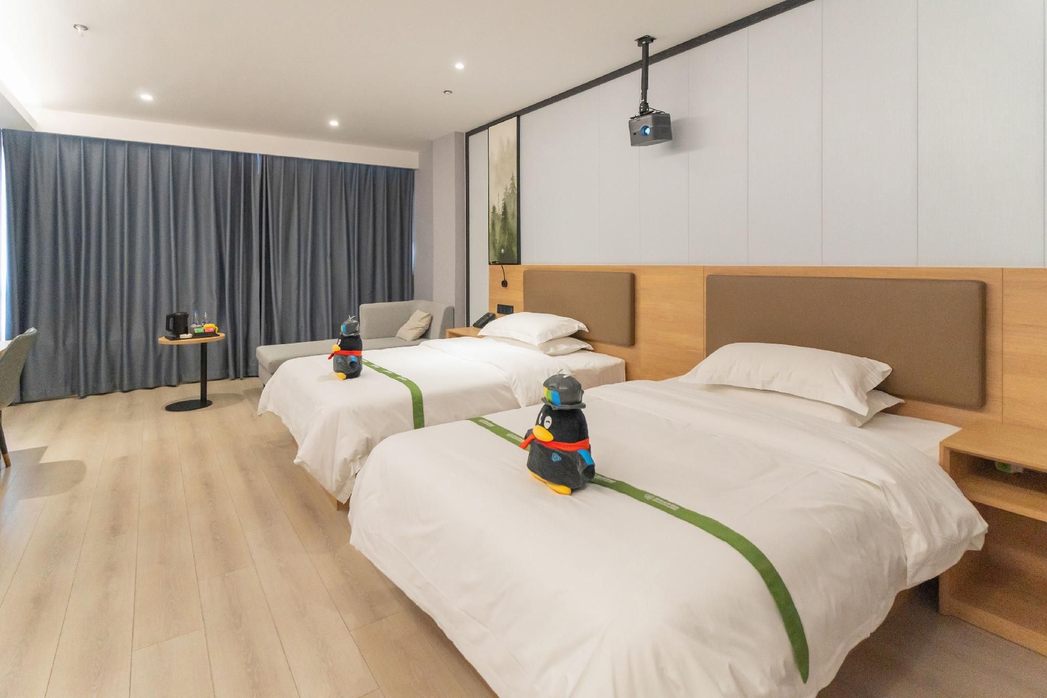 GTI - Twin Bed Room, Visual