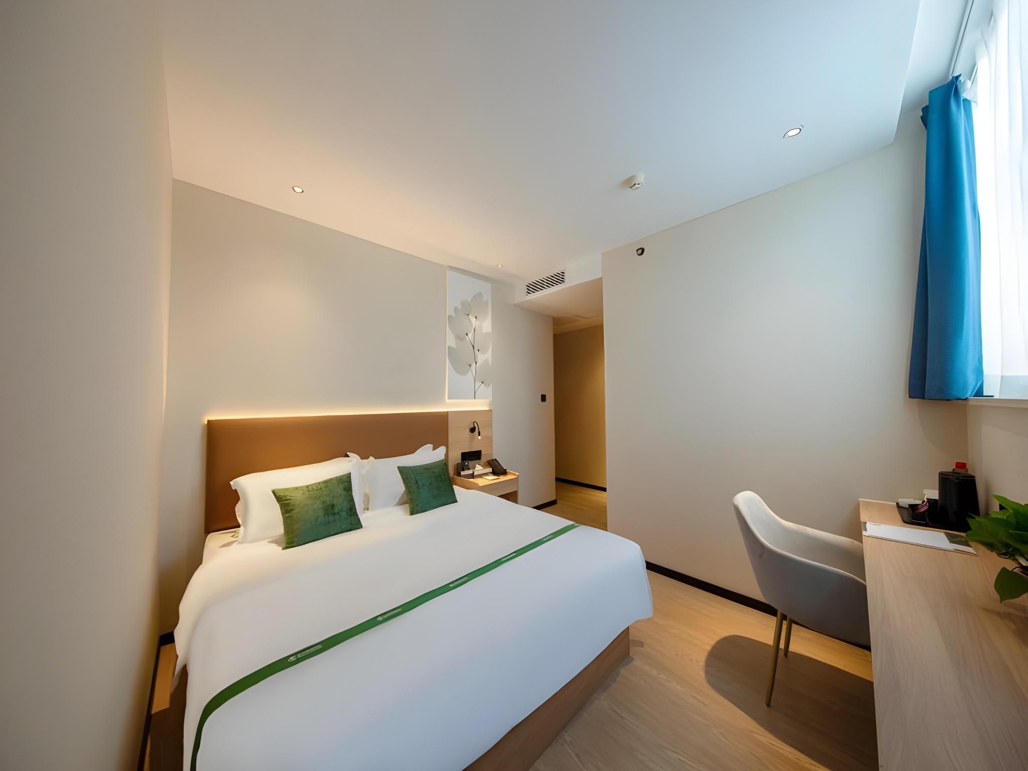 Hotel Queen Room