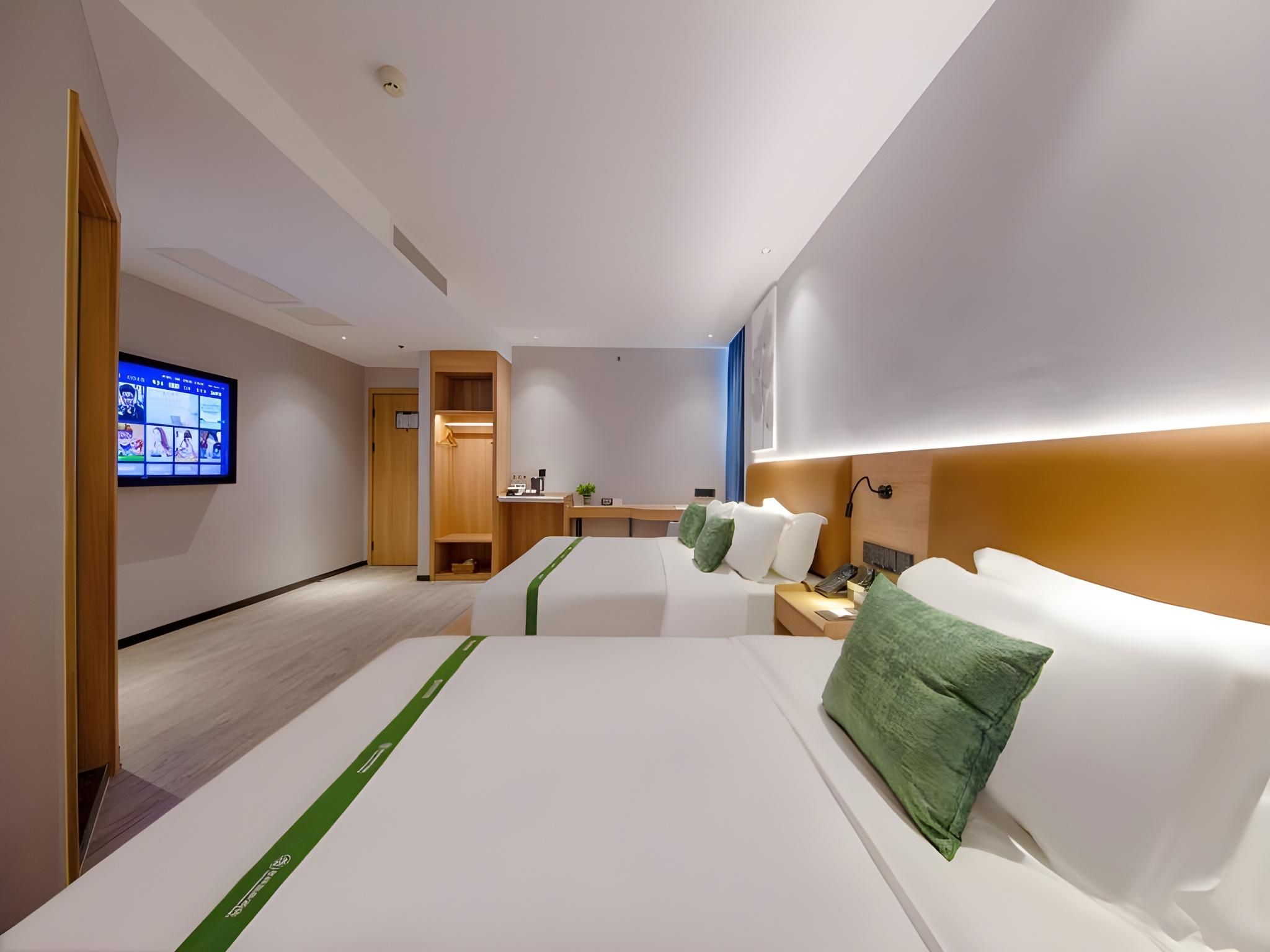 Green Tree Inn Jiaxing Haining Leather City Family Room
