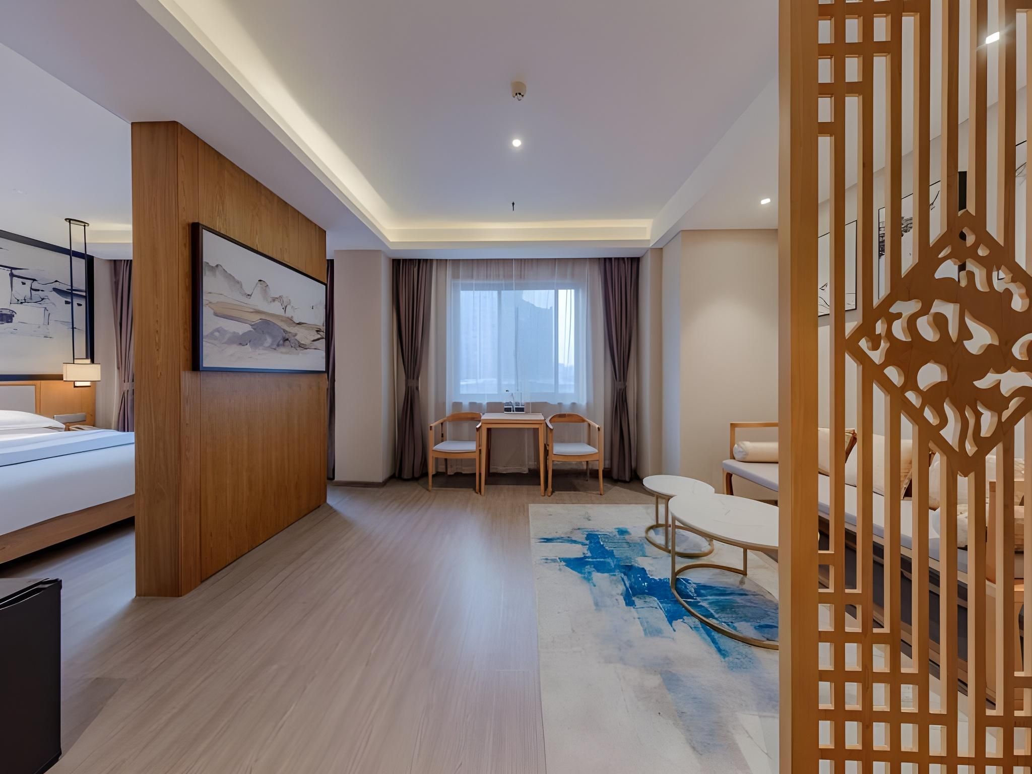 Deluxe Suite