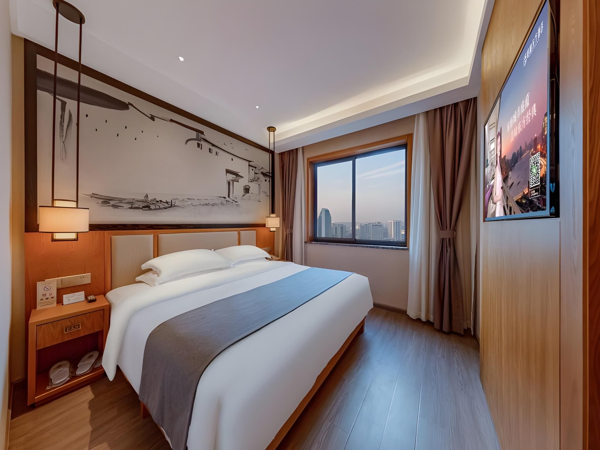 Queen Deluxe Room