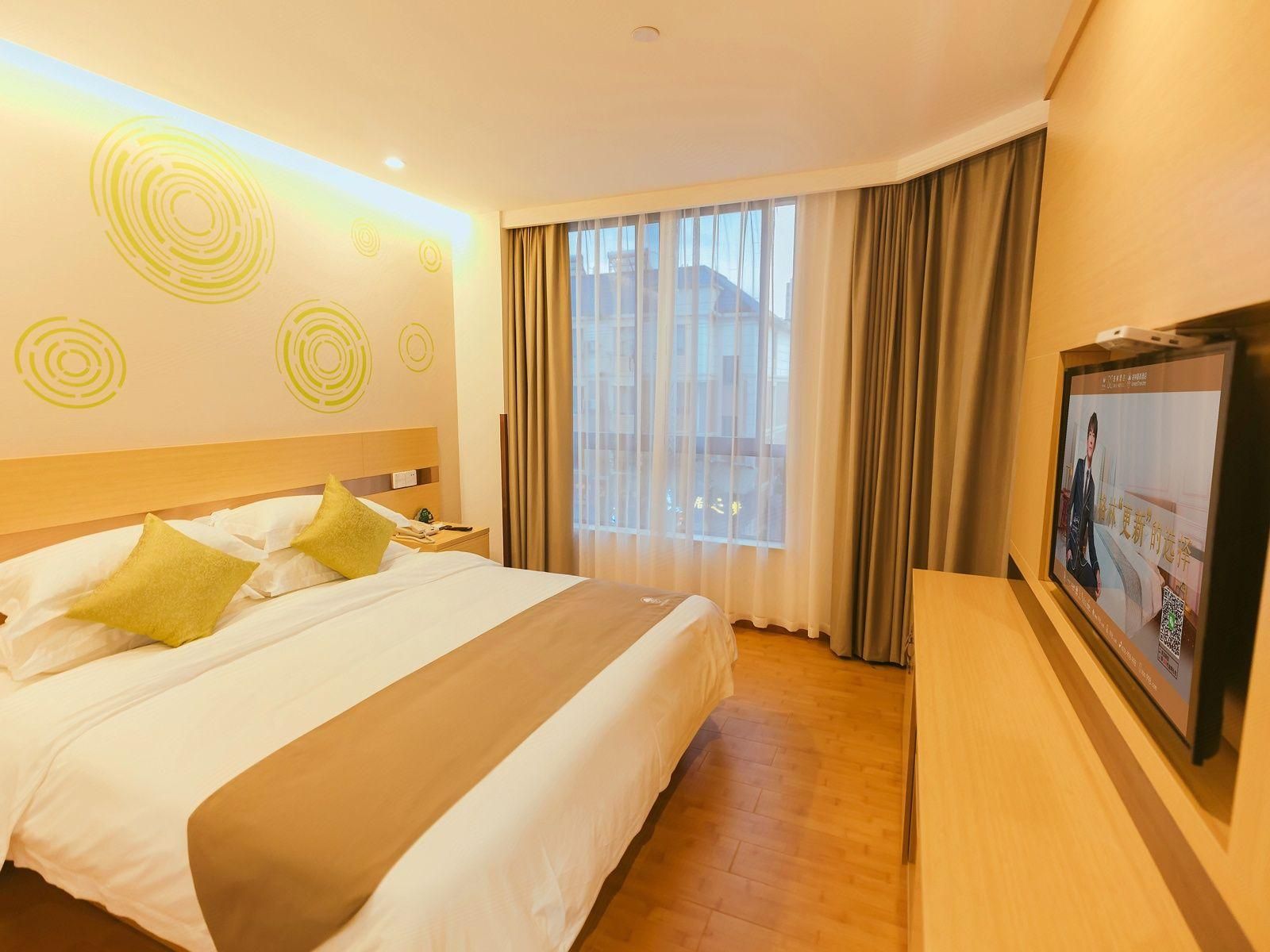 Business Queen Room