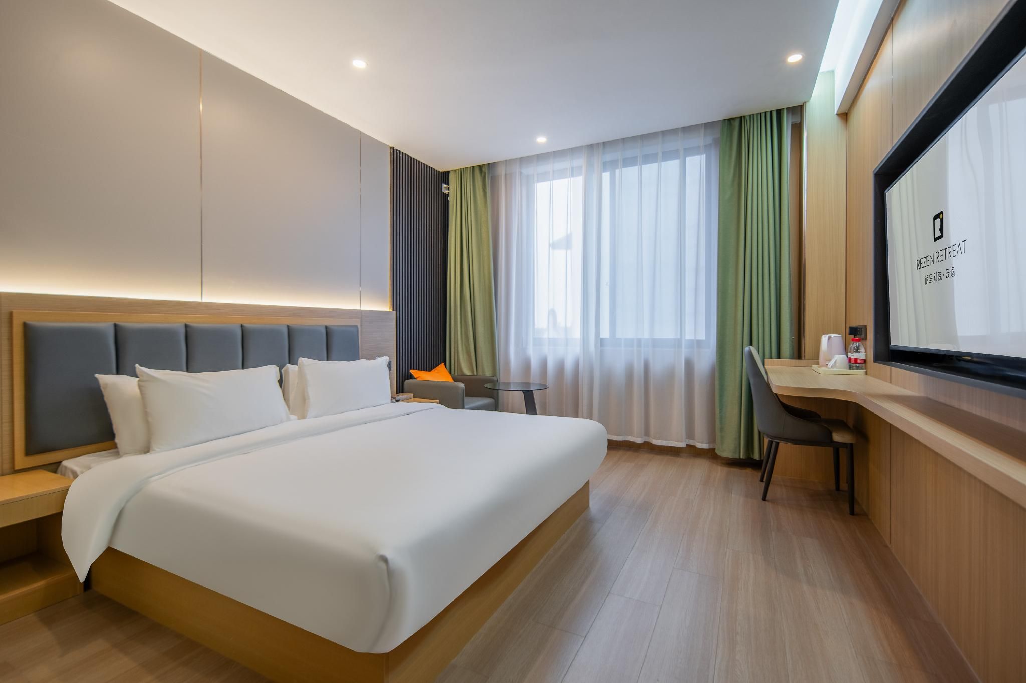 Rezen - Economy King Room