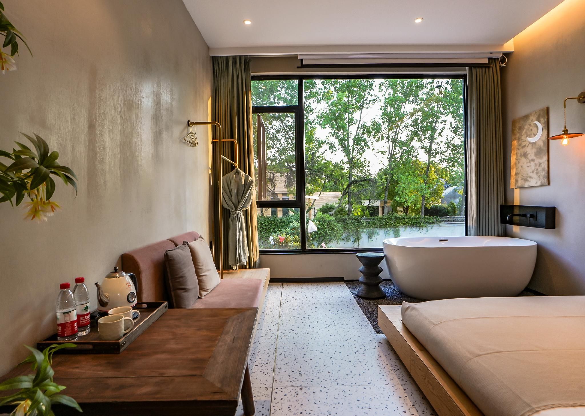 Double Queen Room