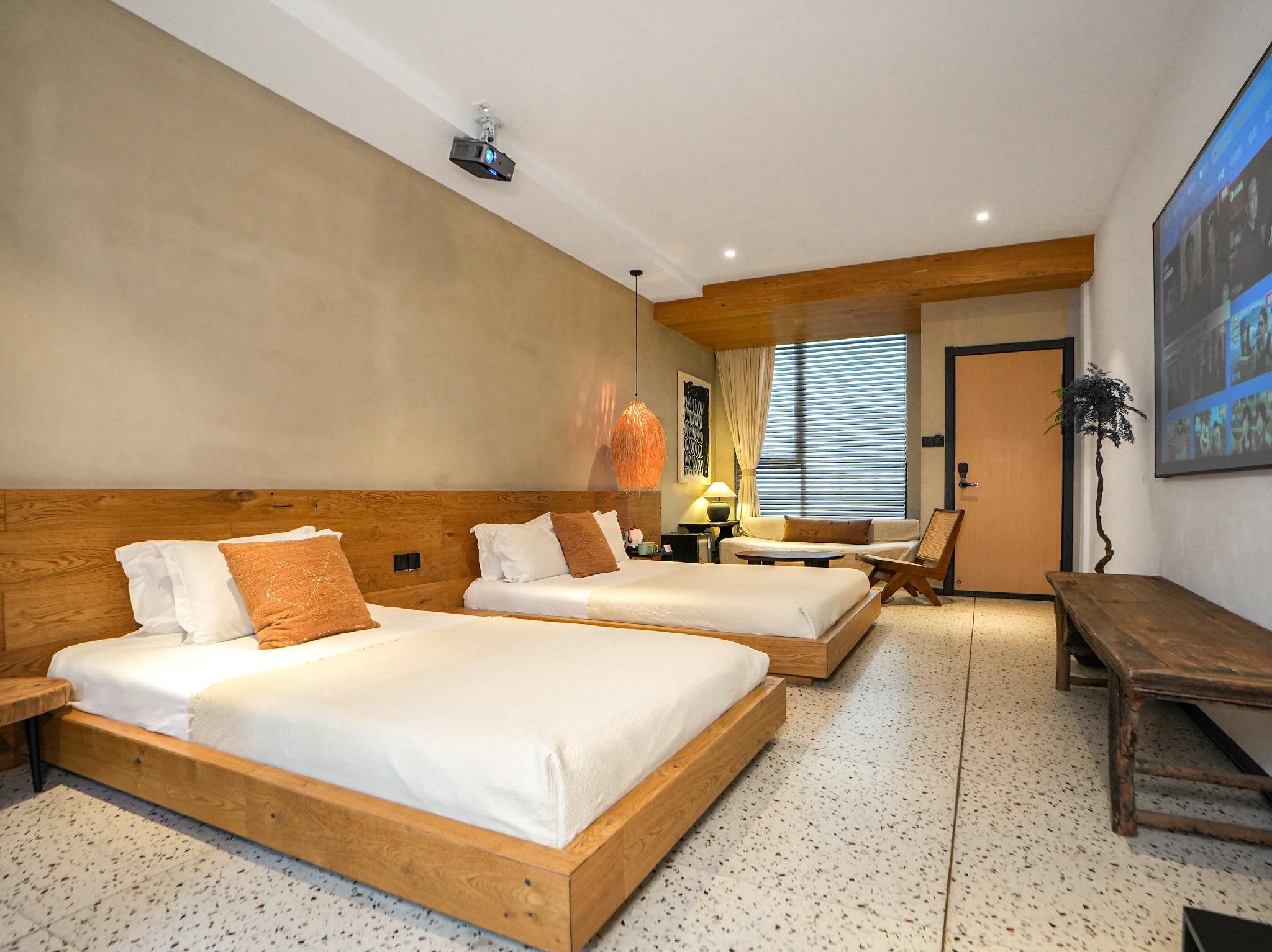 Twin Room with Sofa - Non-Smoking