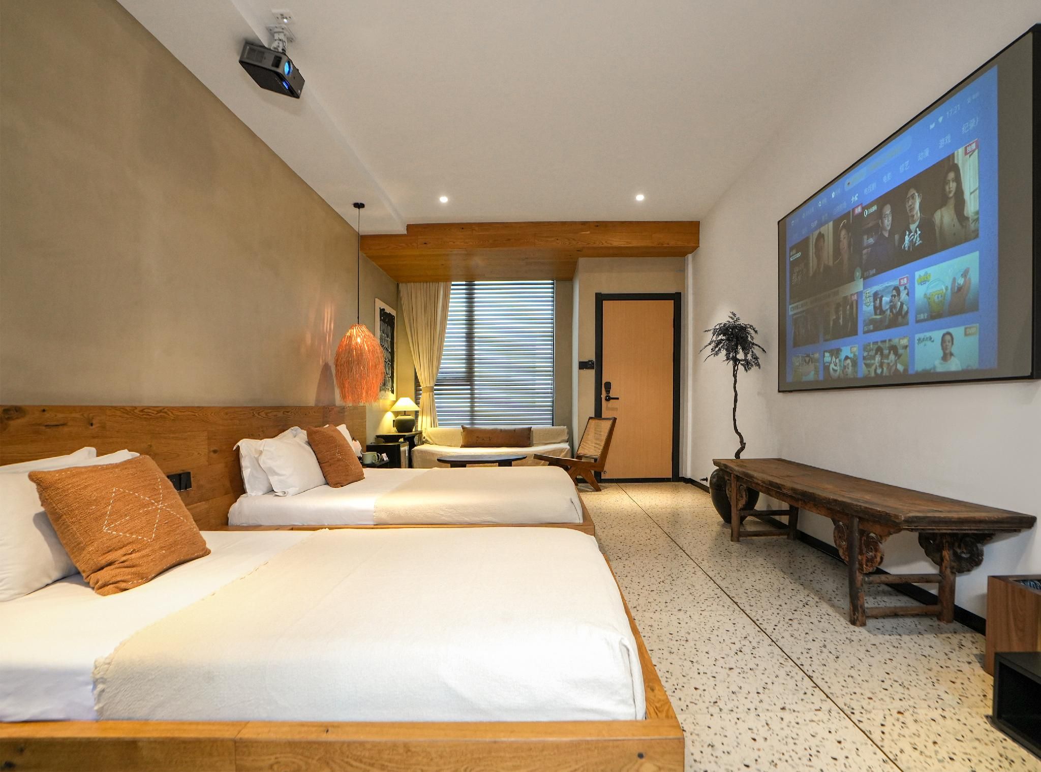 Twin Room with Sofa - Non-Smoking