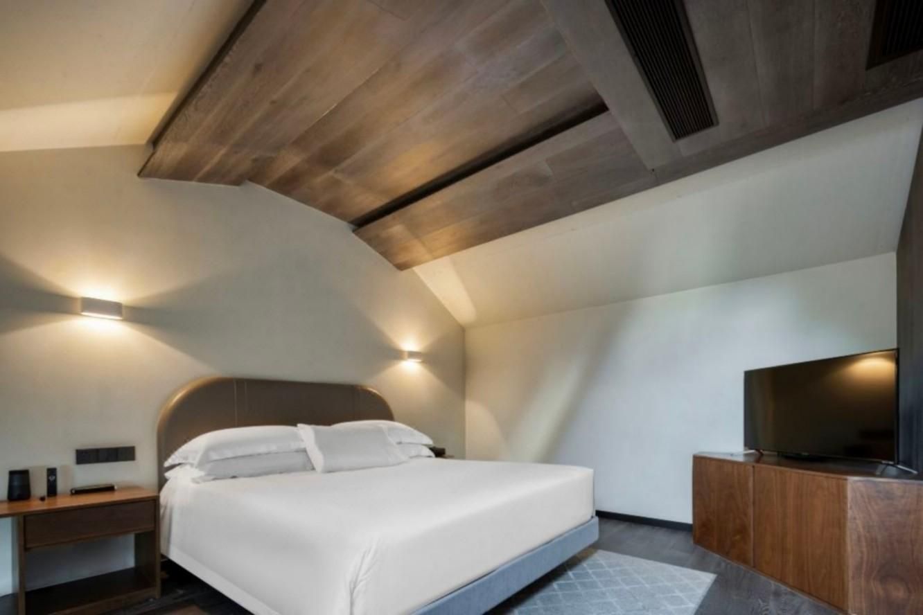 Budget Queen Room