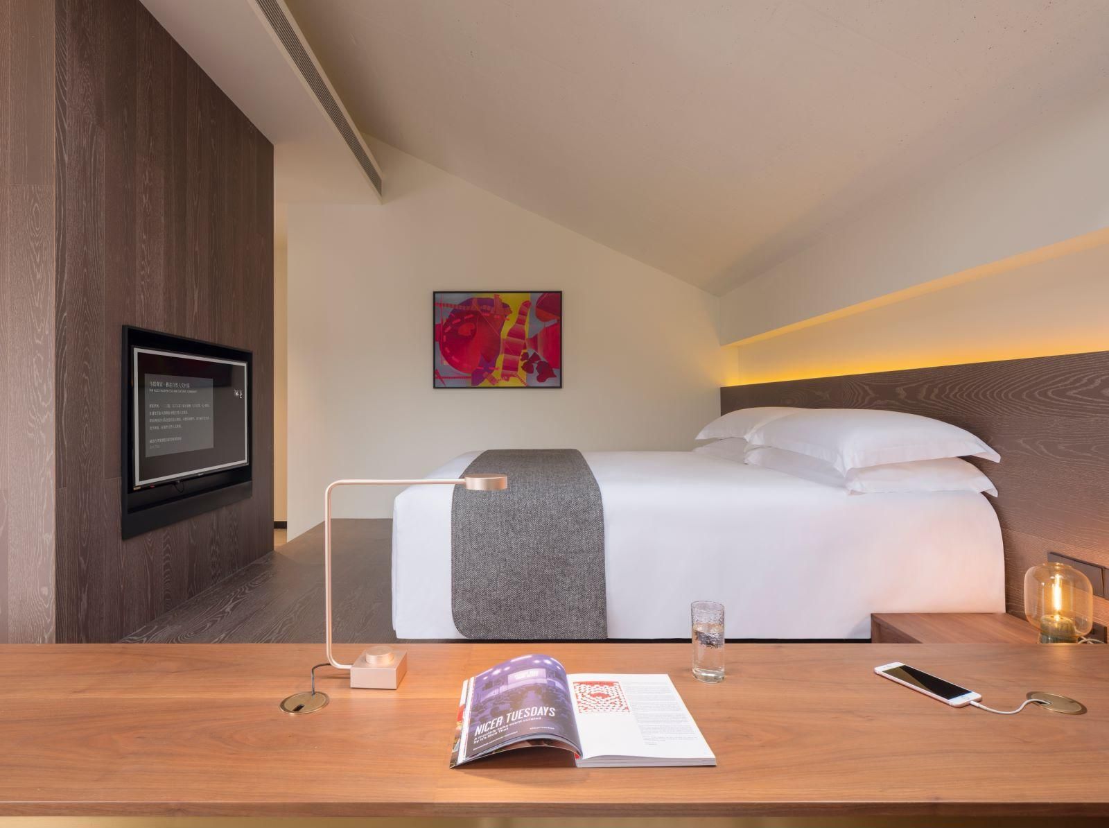 Superior King Room with Bathtub
