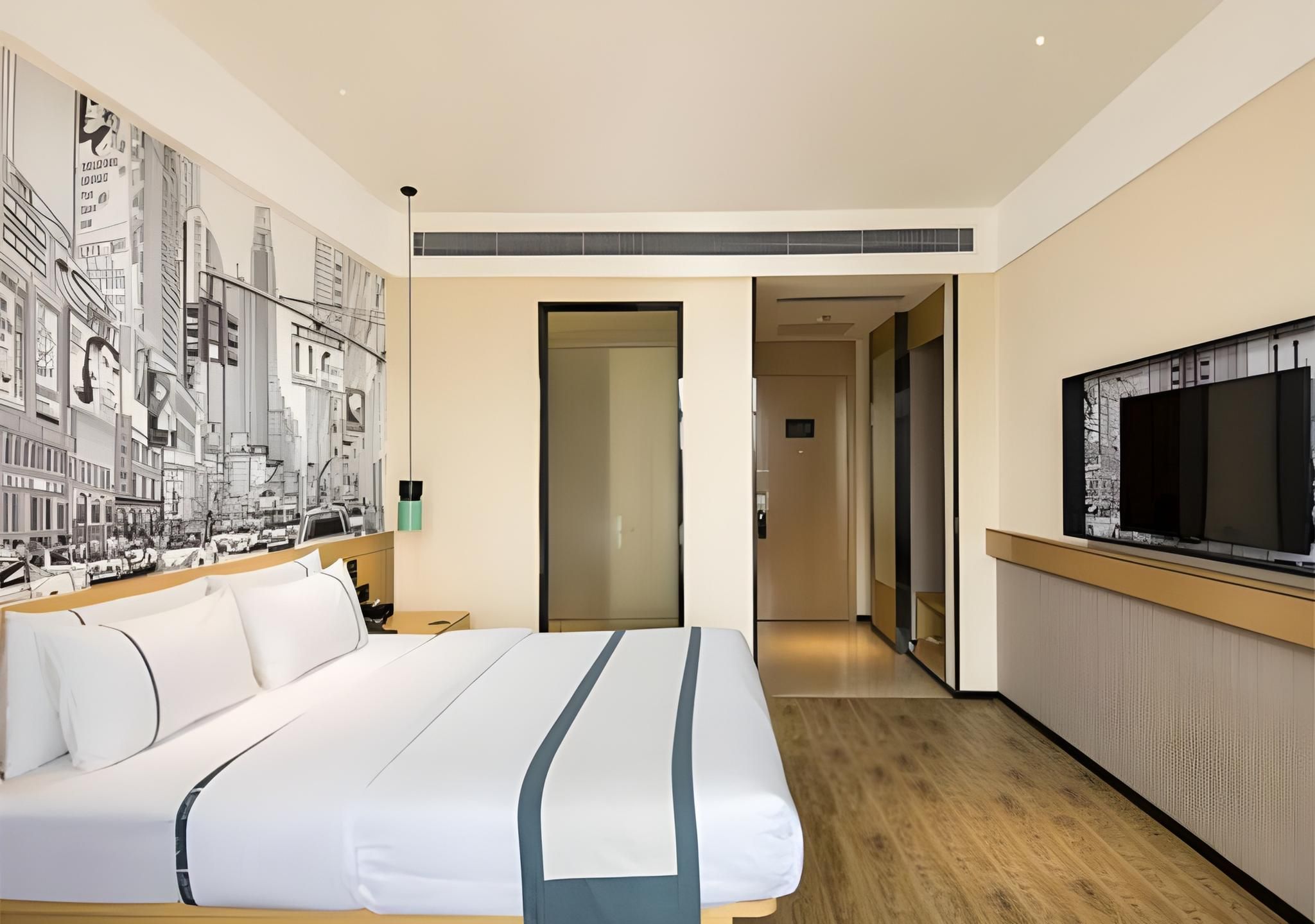 Business Queen Room