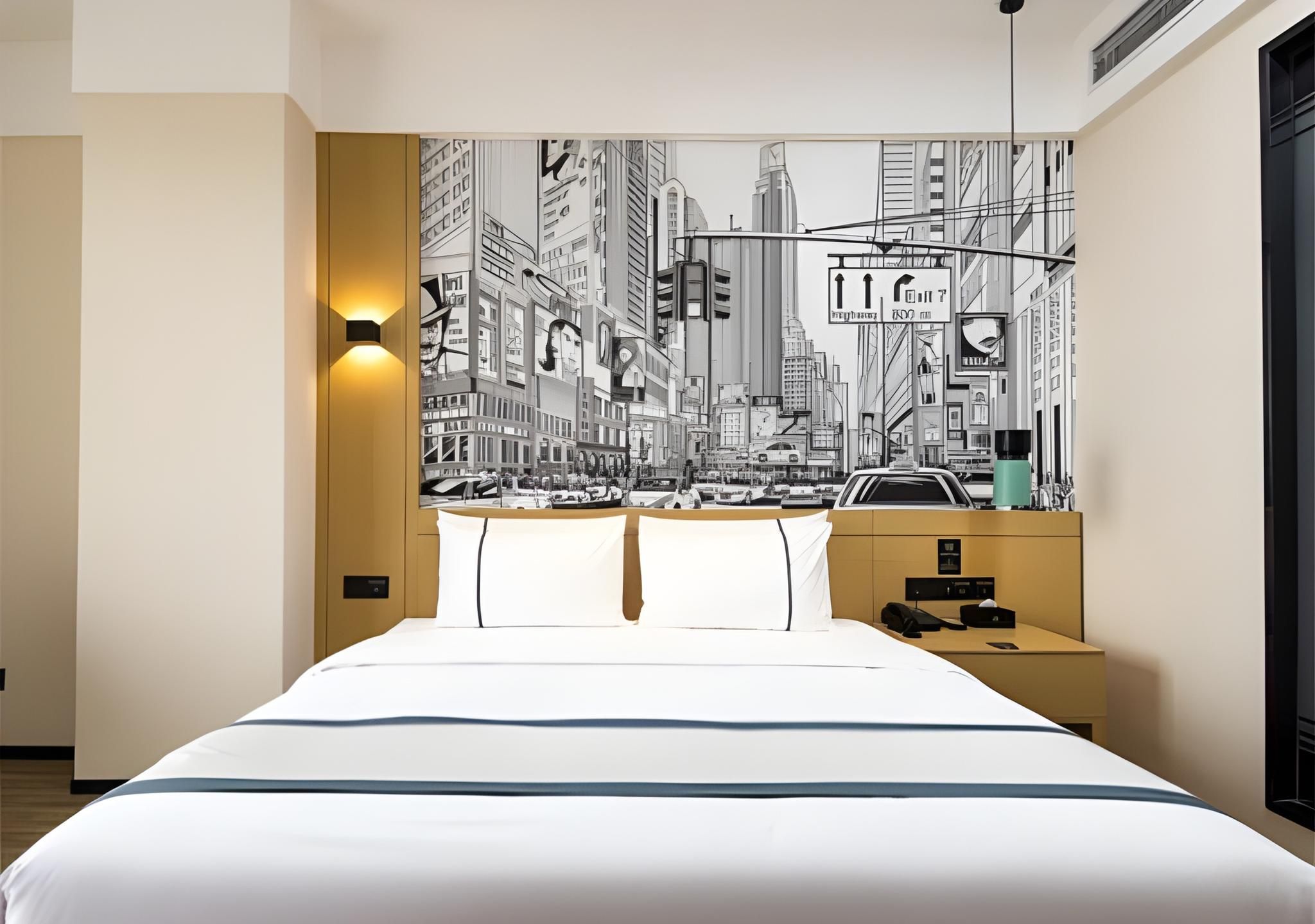 Business Queen Room