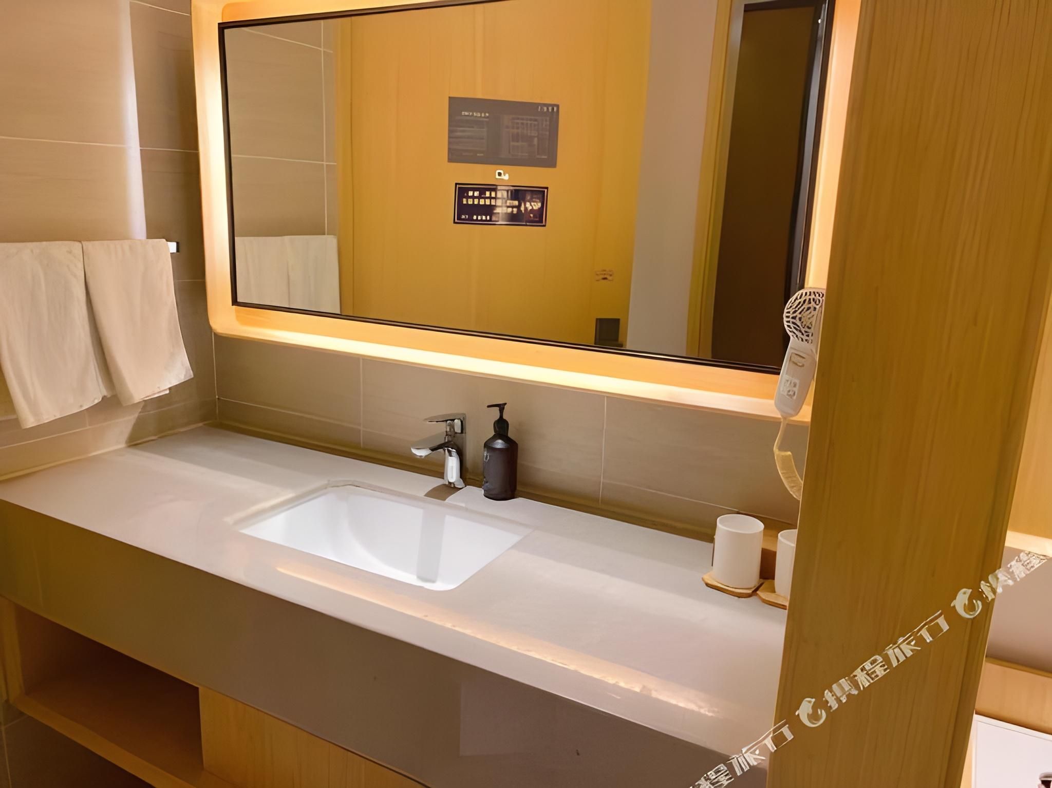 Queen Room A