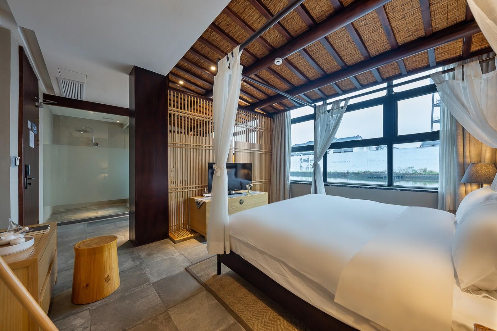 King Suite Room