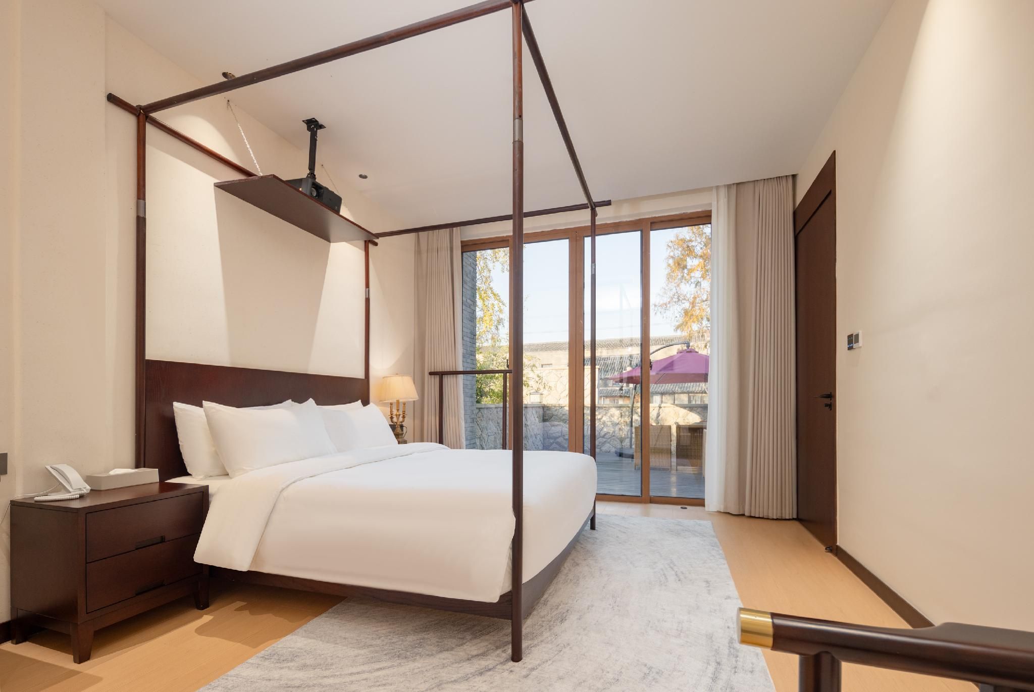 Courtyard Suite