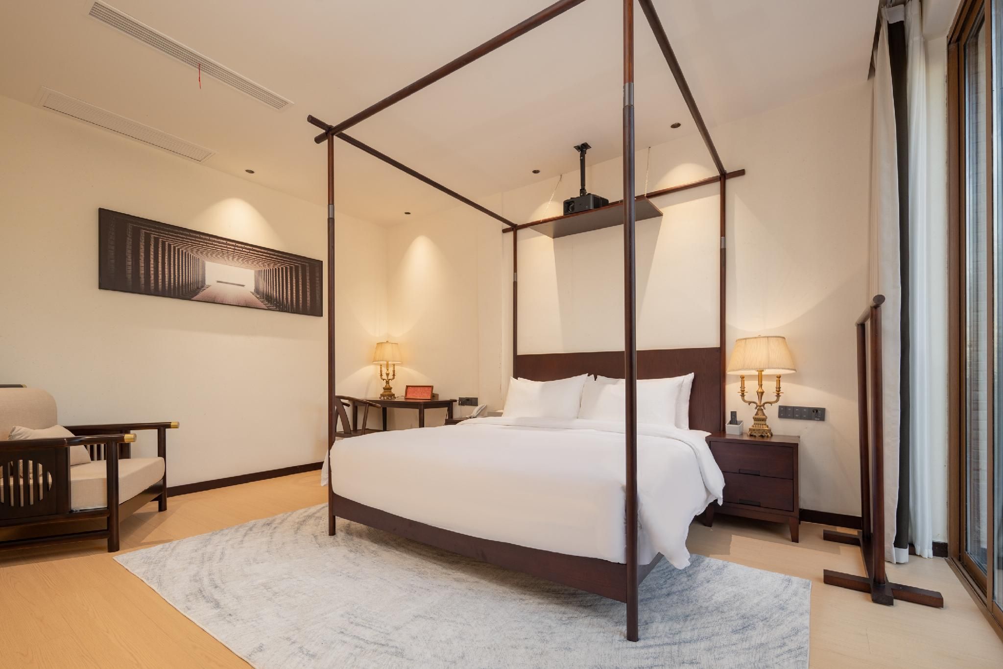 Courtyard Suite