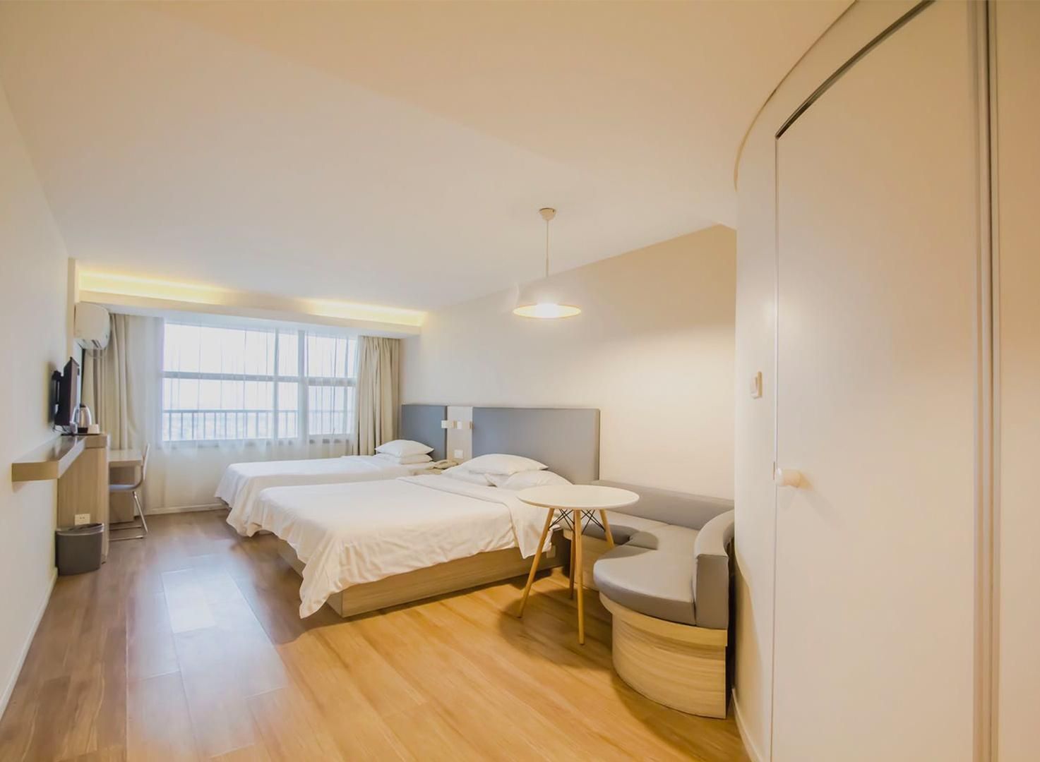 Huazhu - Superior T Bed Room