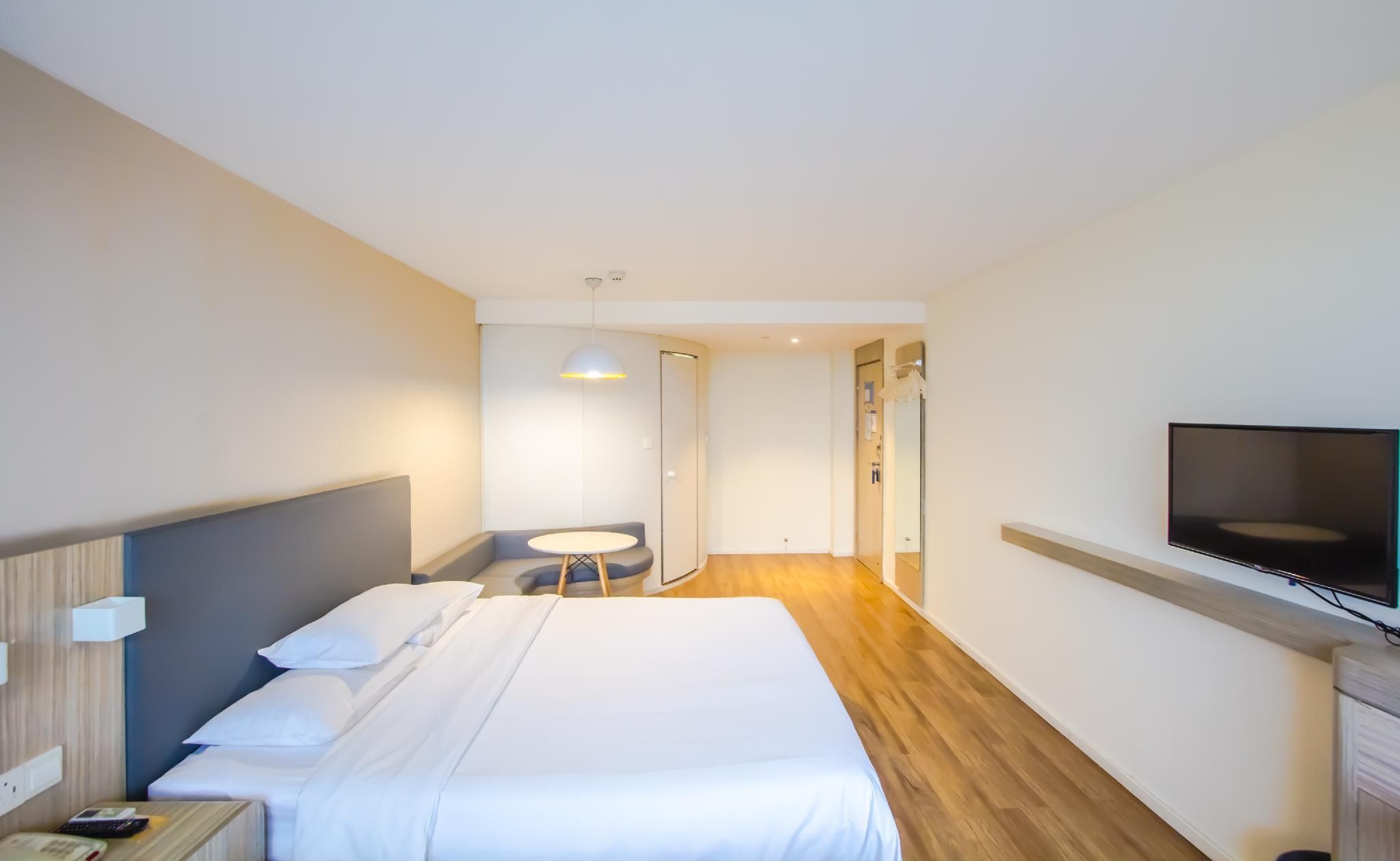 Huazhu - Superior BedRoom