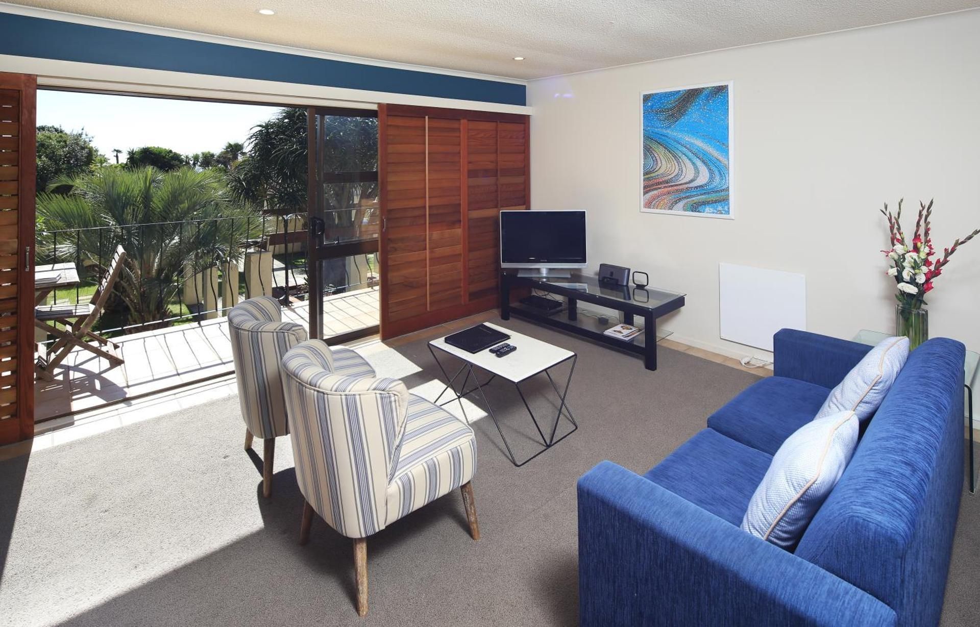 Apartment with Garden View