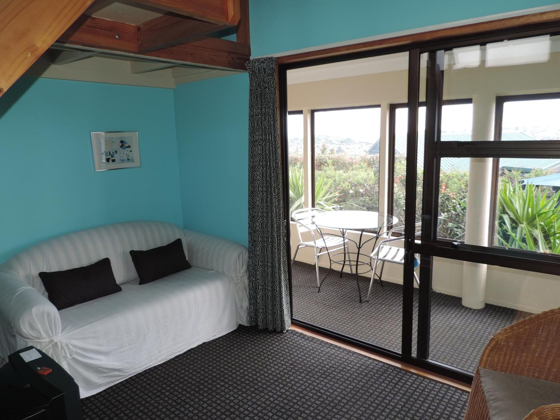 Budget Double Room 2 - Shared Bathroom 