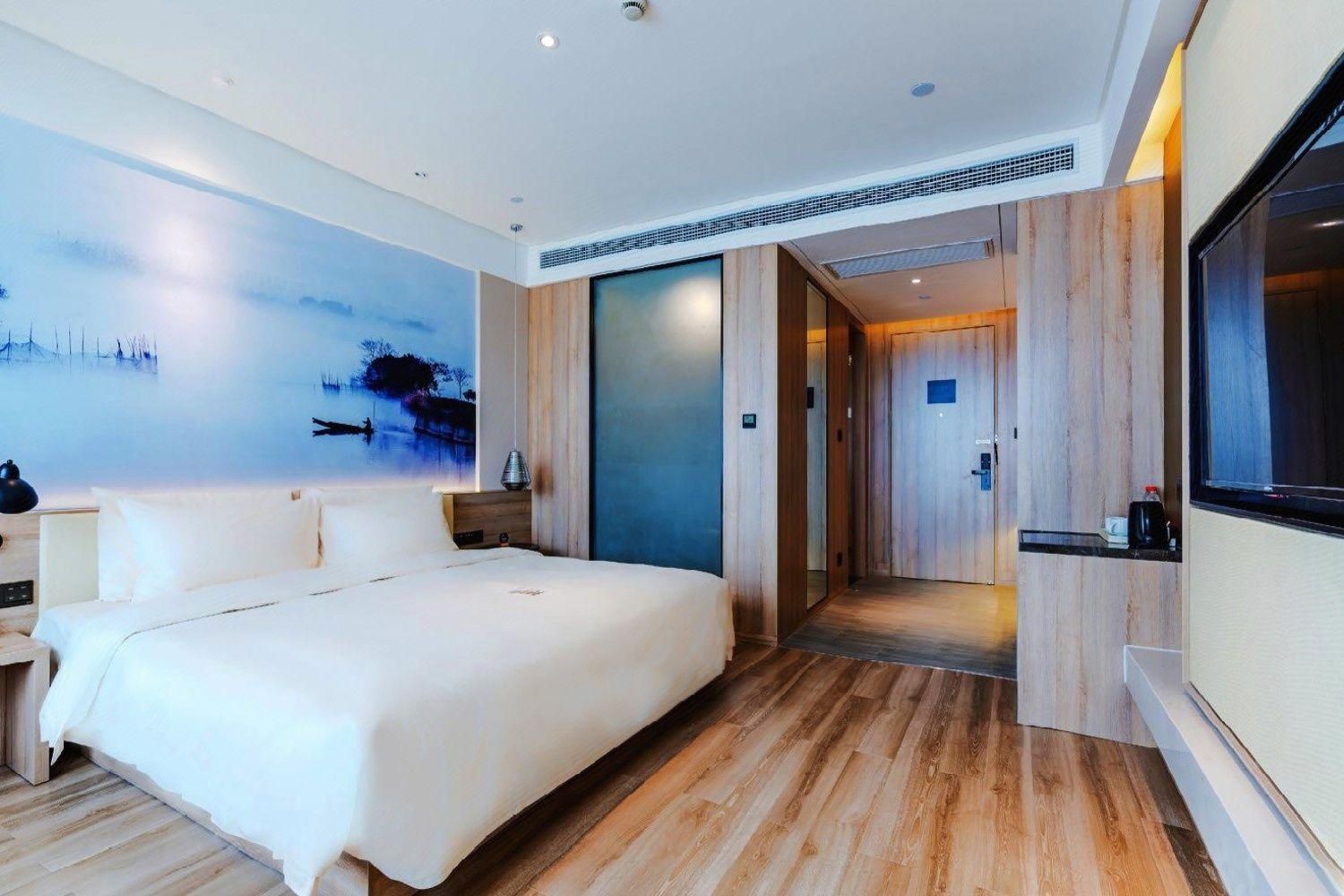 Superior King Room With View