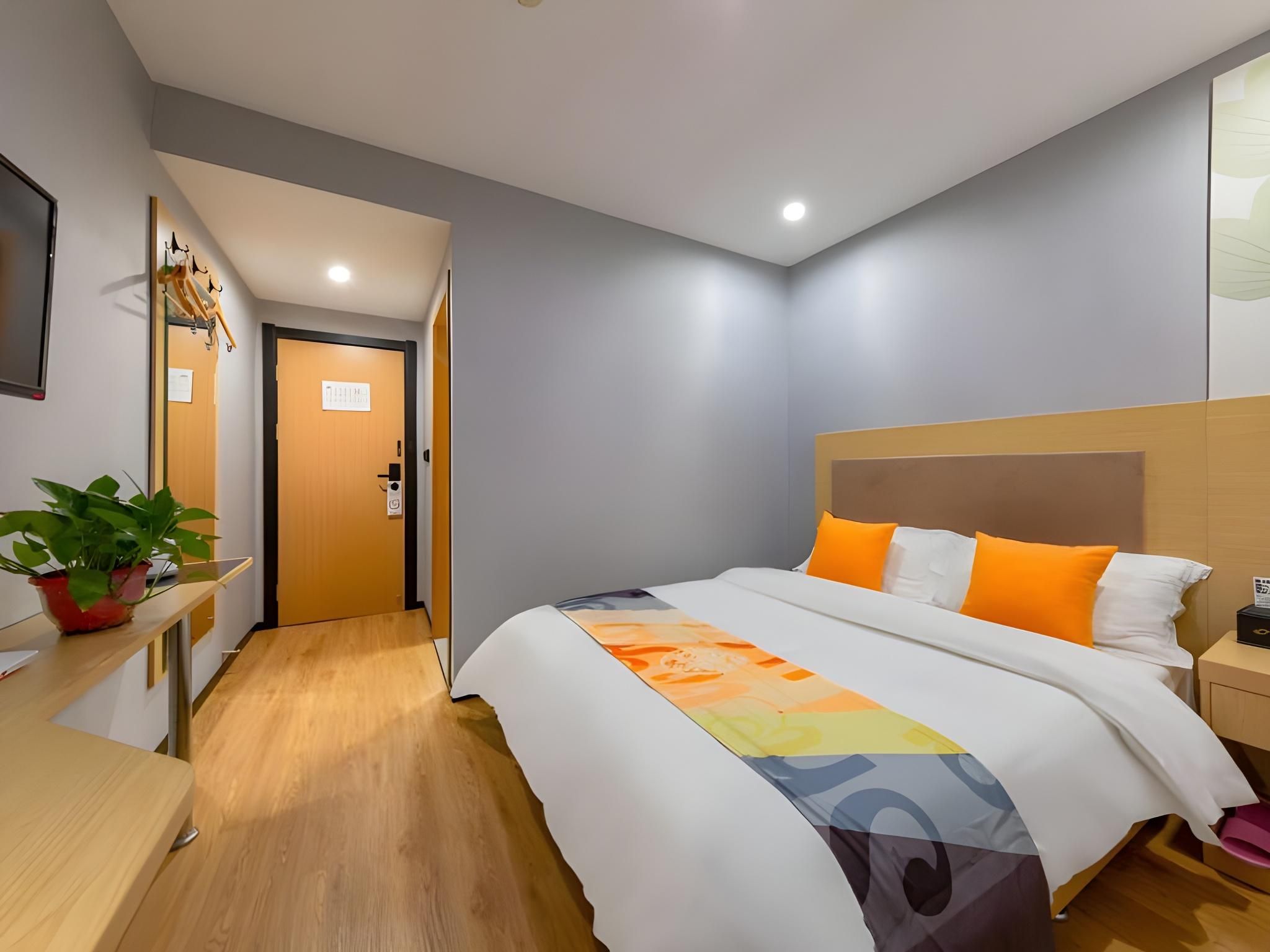 Business Queen Room
