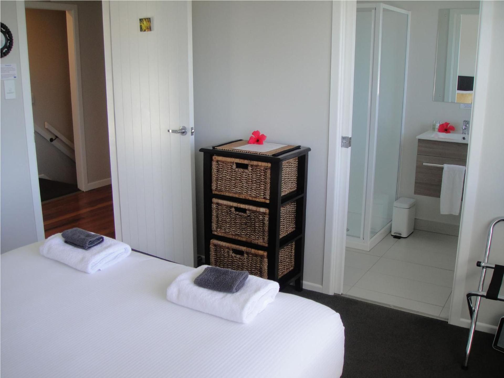 Deluxe Double Room with Shower