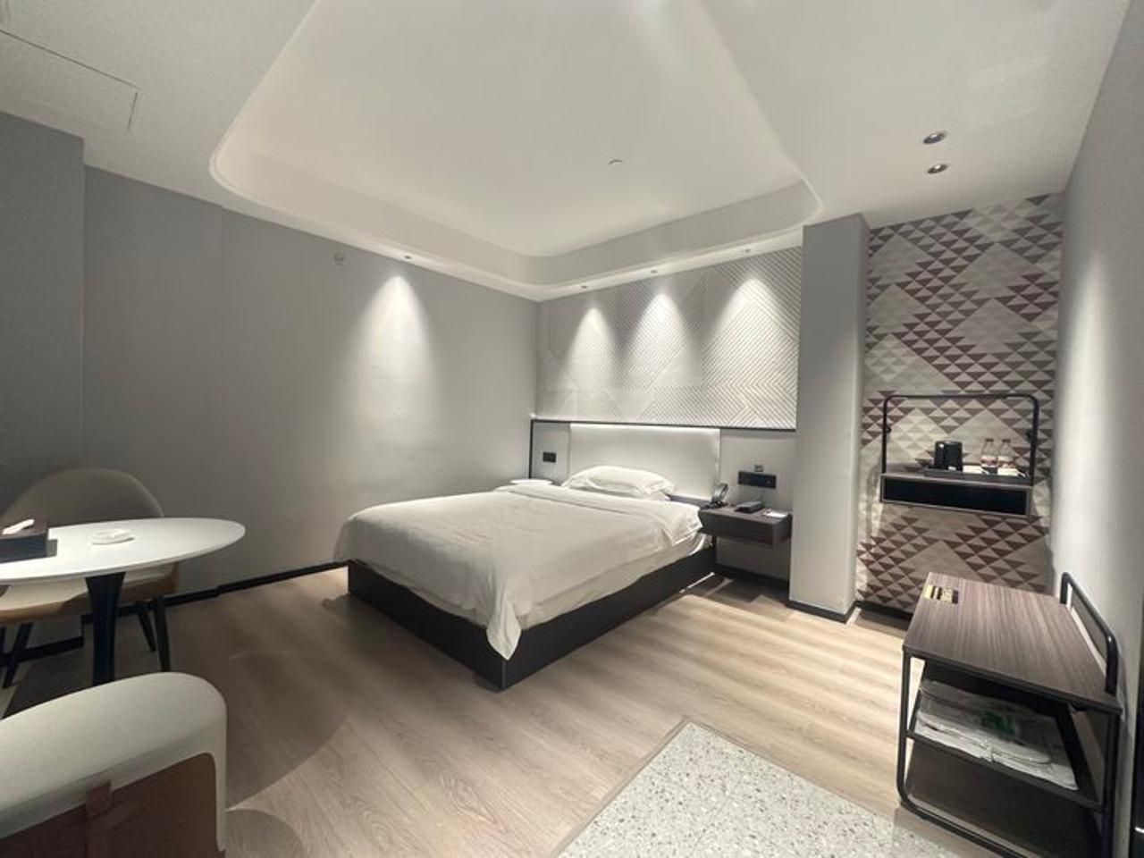 Comfort Room with Single Bed