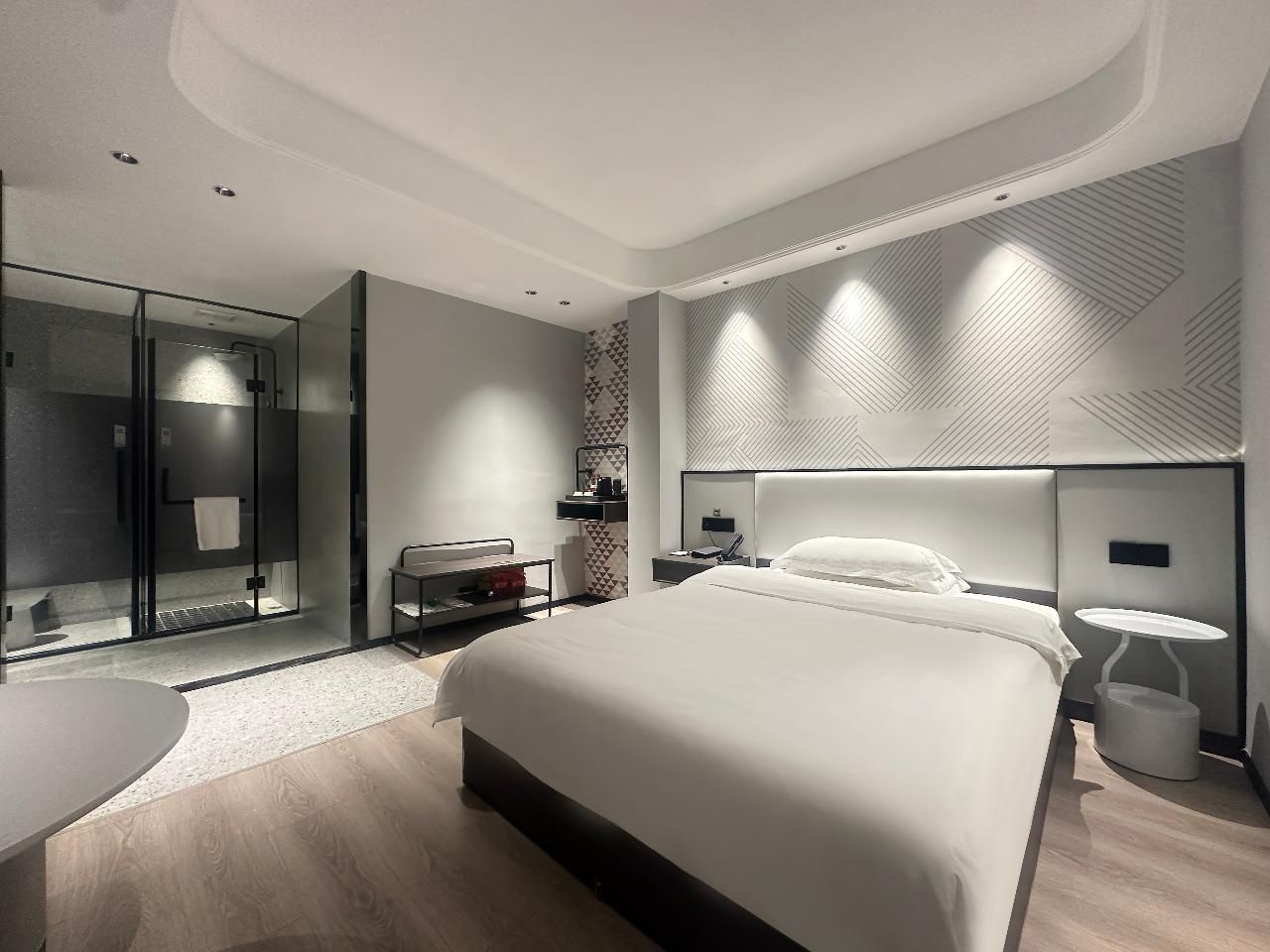 Comfort Room with Single Bed