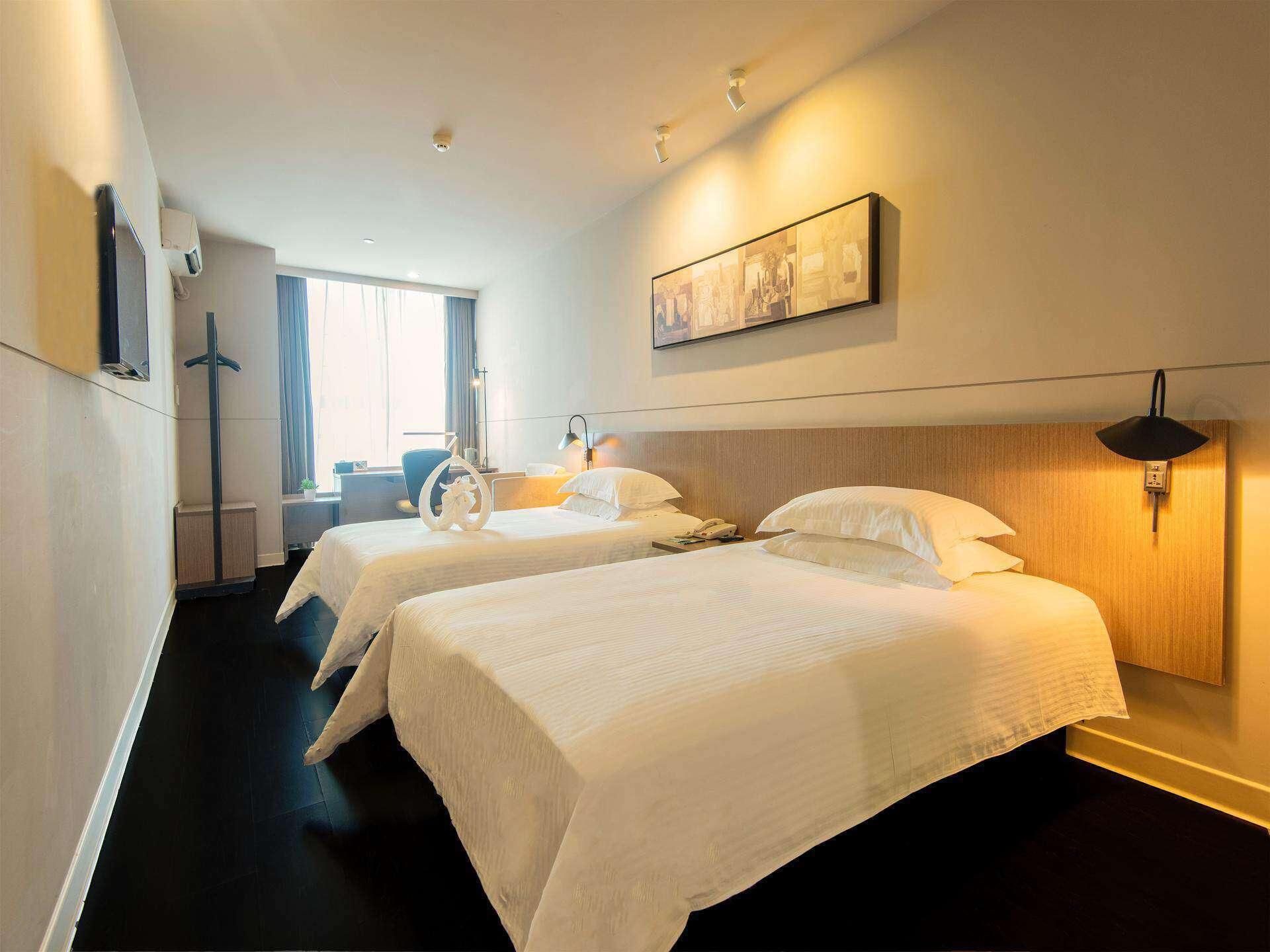 wh - superior bed room