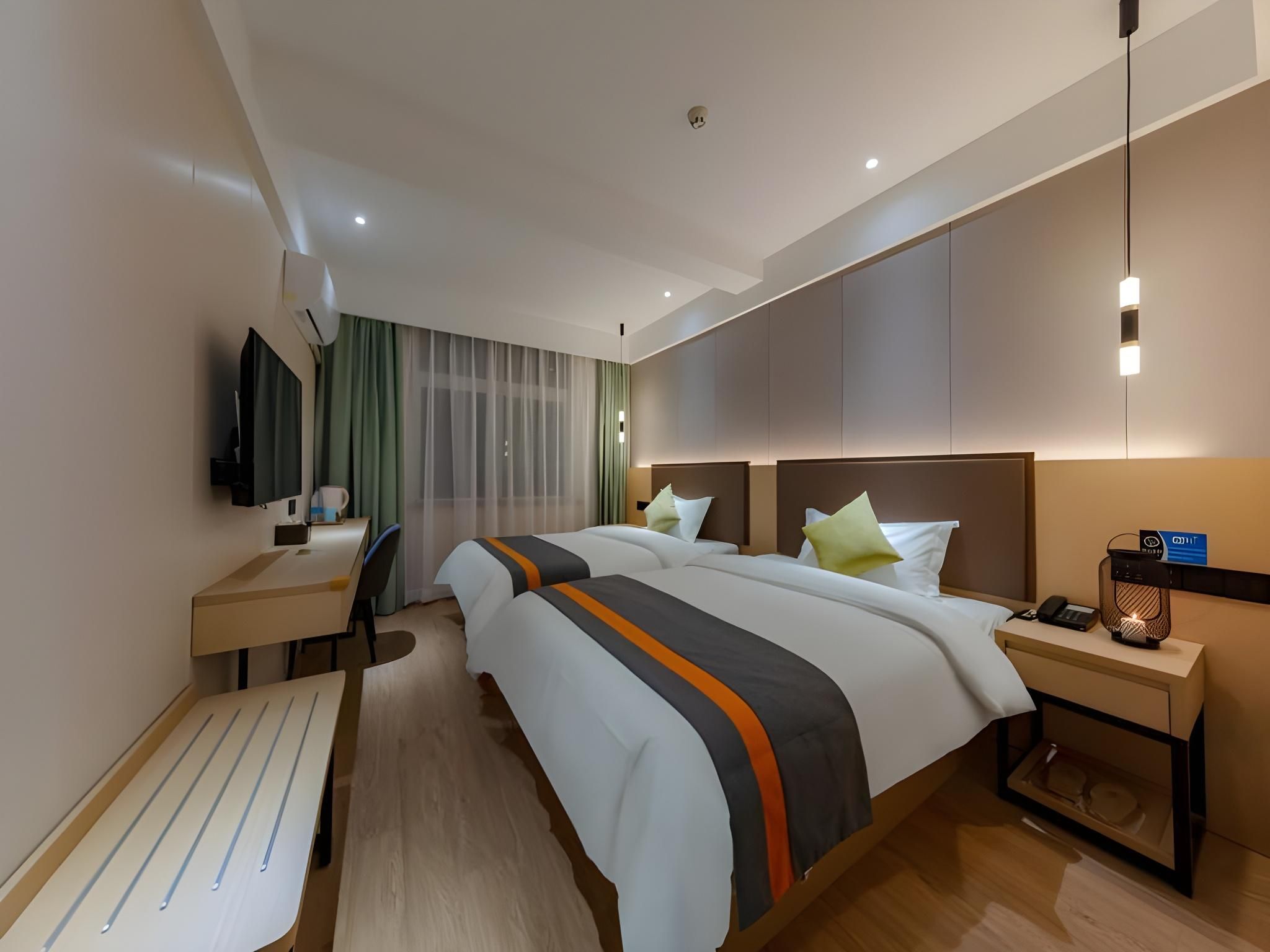 2 Bed Twin Superior Room
