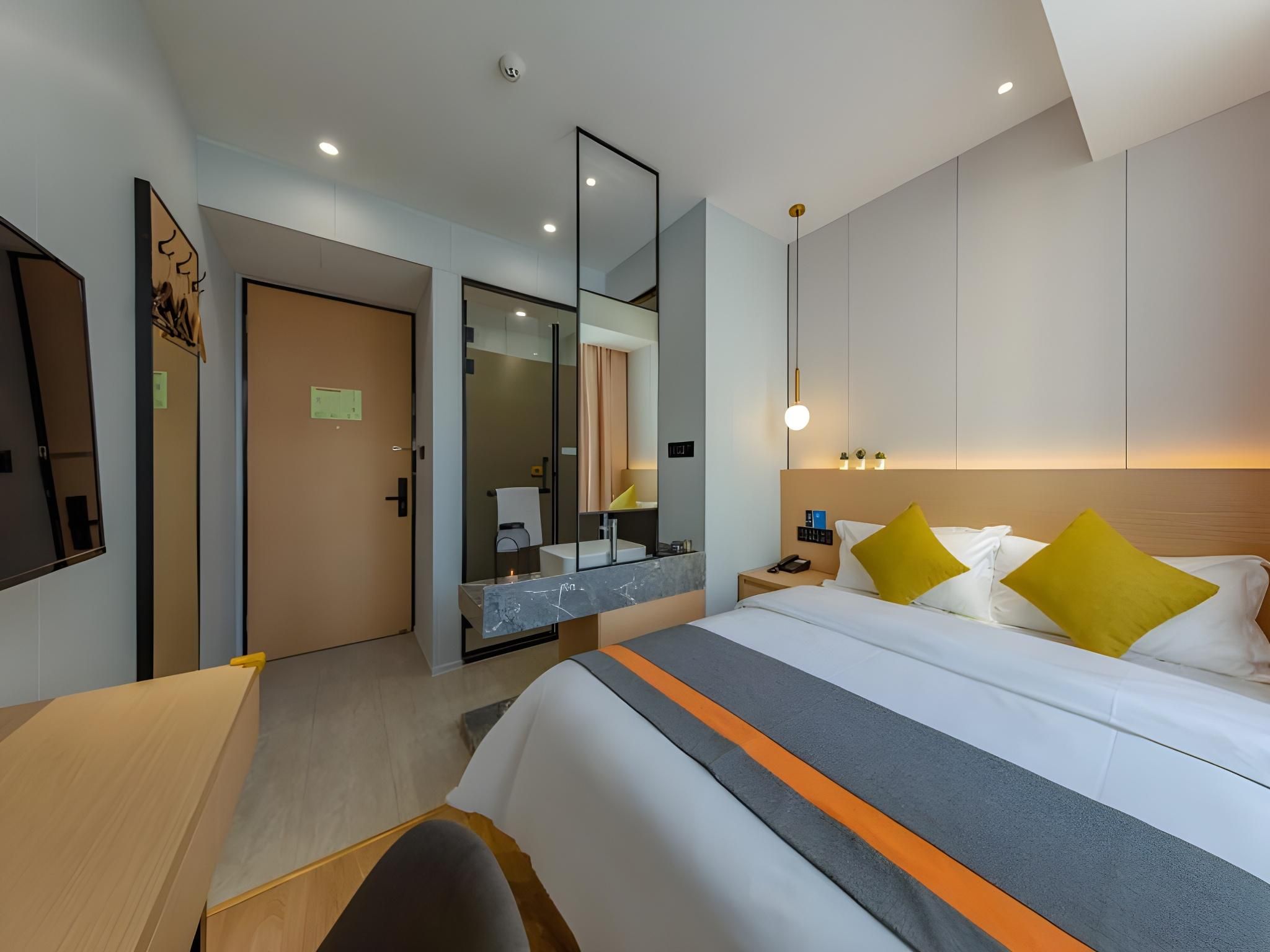 Business Queen Room