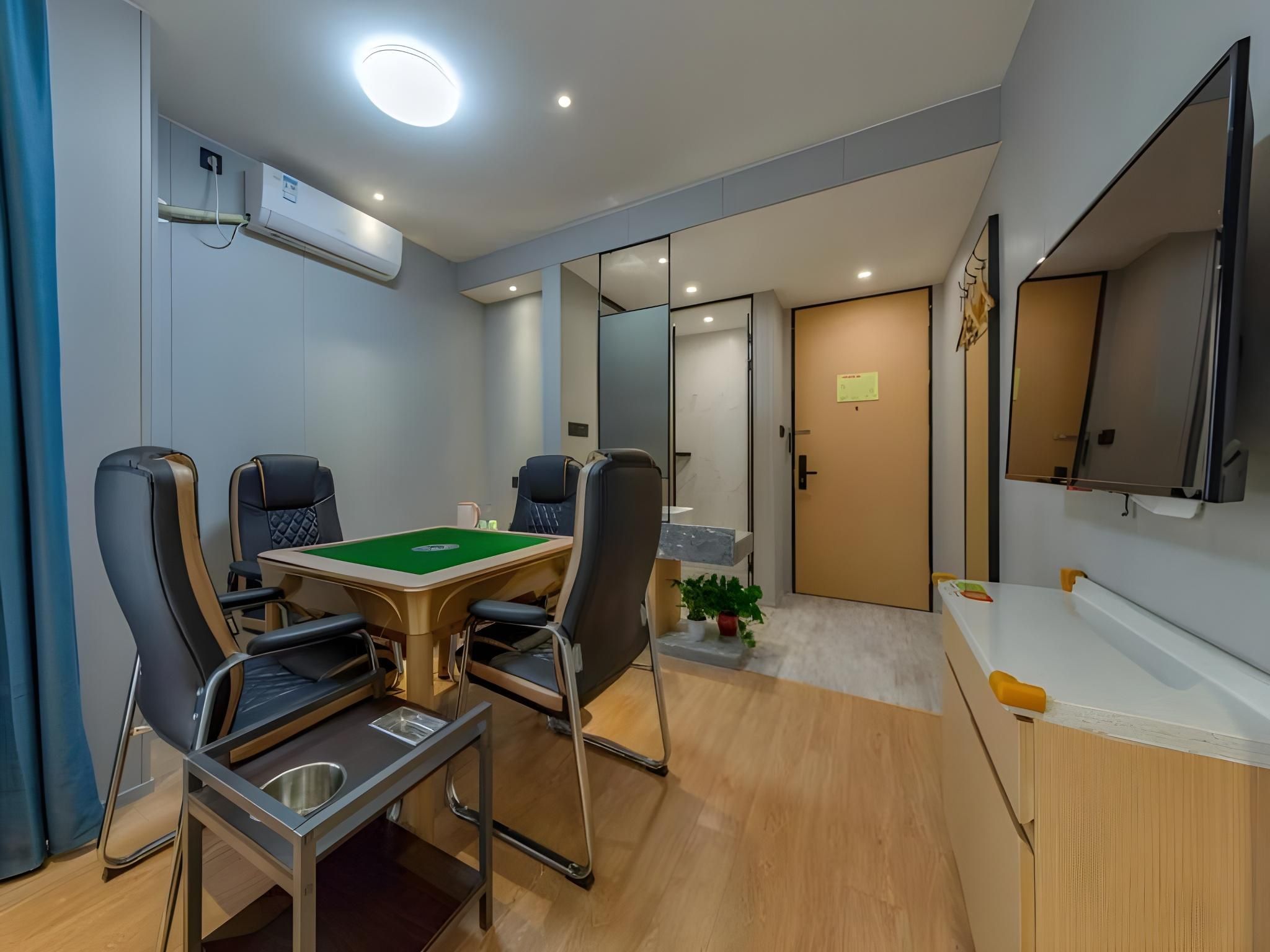 GTI - Feature 1 Bed Room, Mahjong