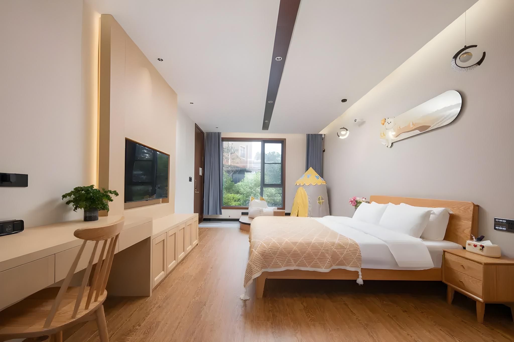 Superior King Room with balcony