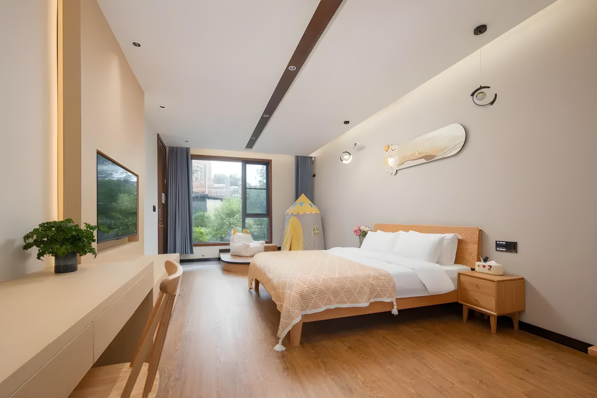 Superior King Room with balcony