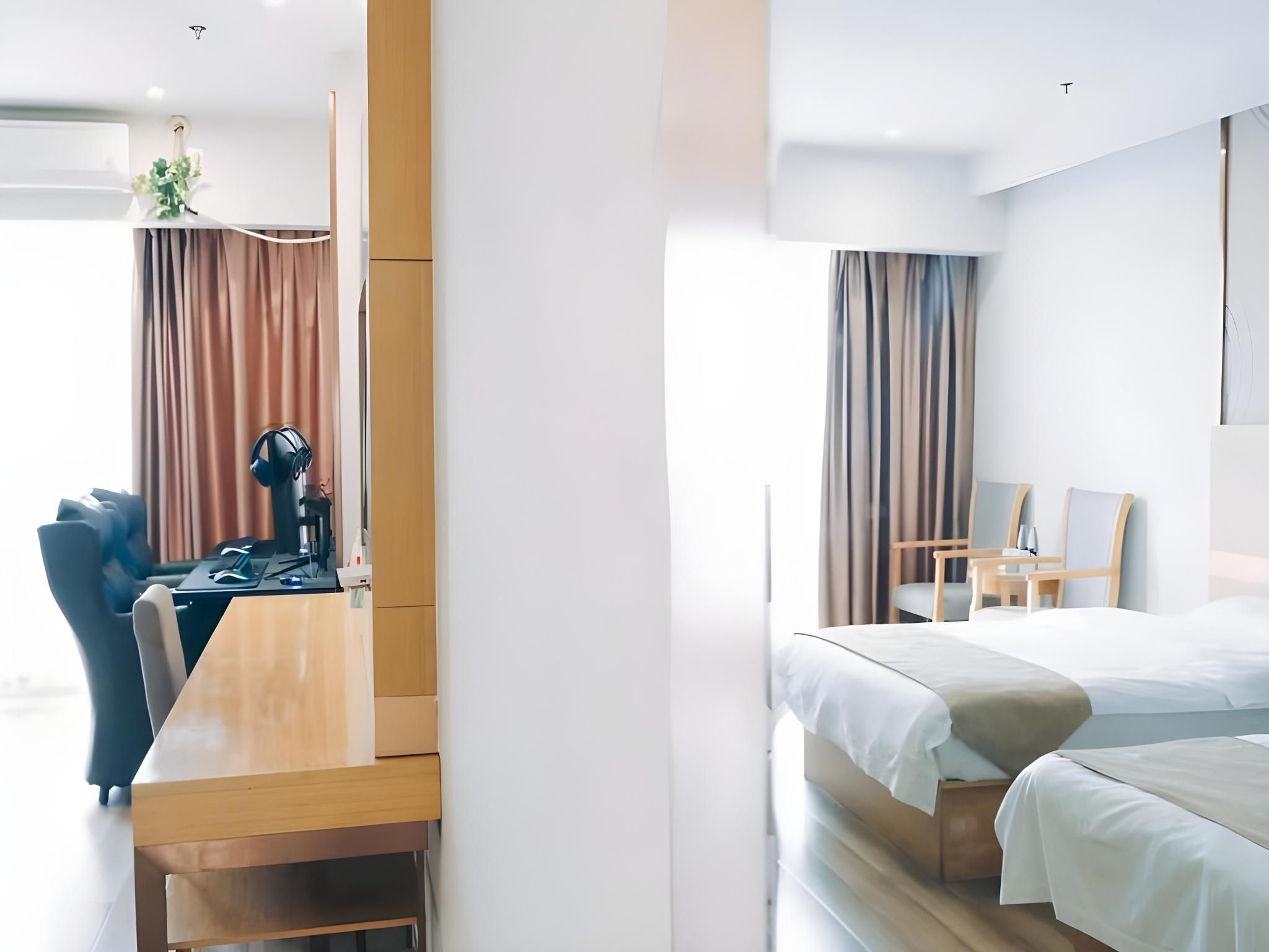 GTI - Twin Room, Electronic Sports