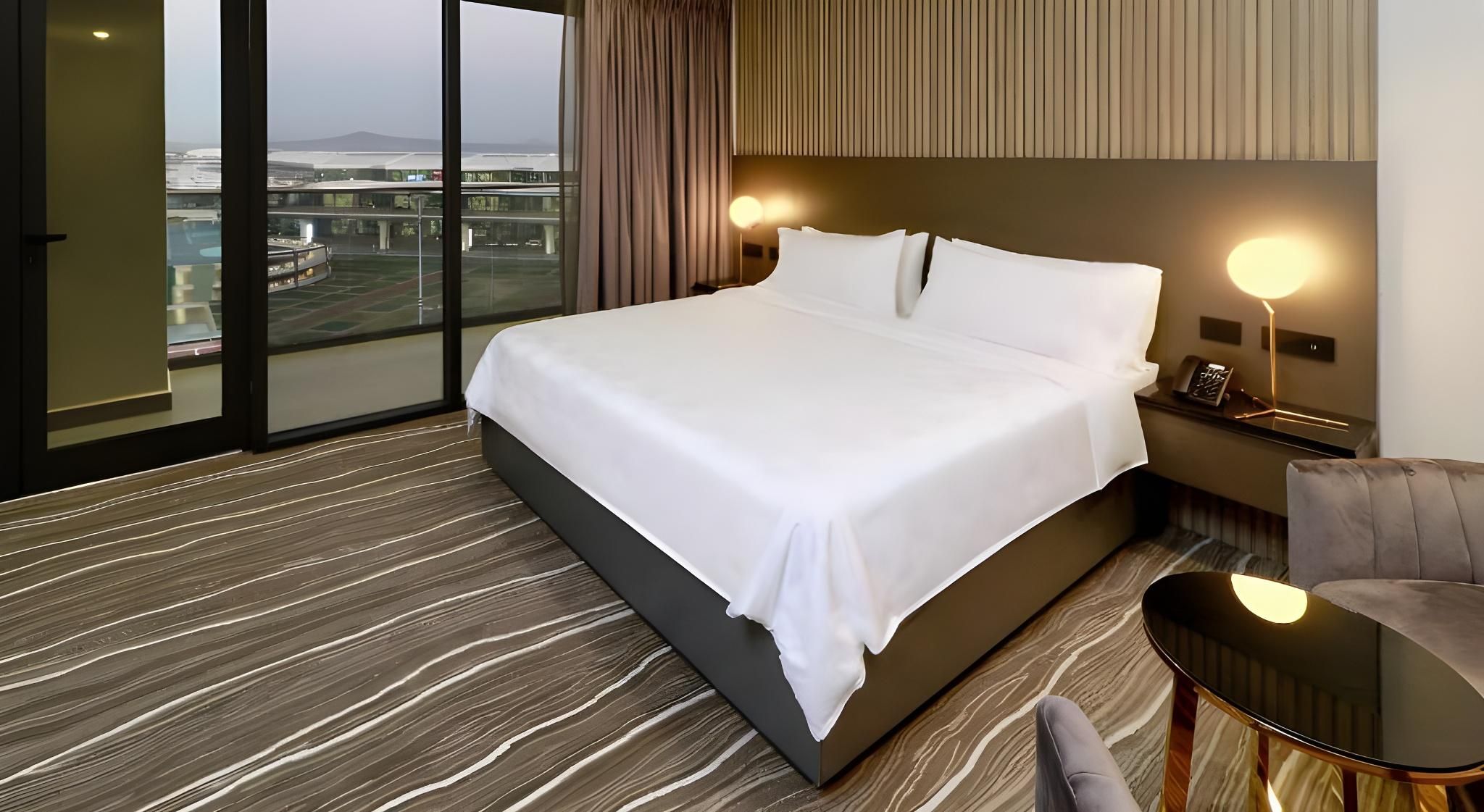 1 King 1 Bedroom Suite