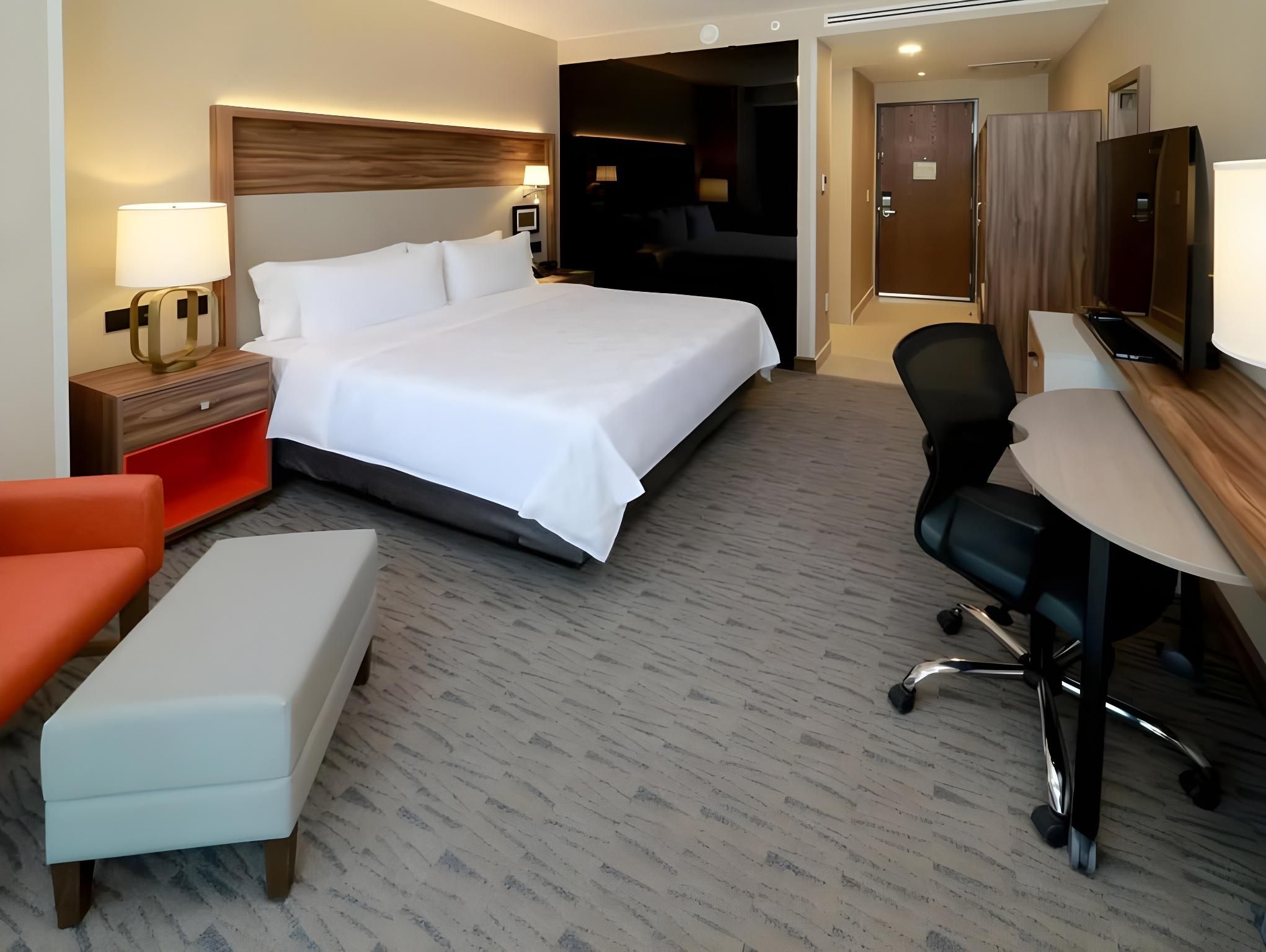 1 Queen Standard Sofa Bed