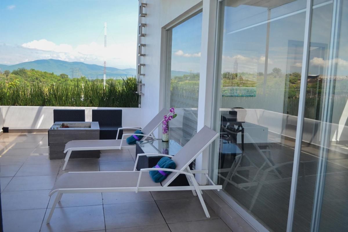 Suite with Private Pool