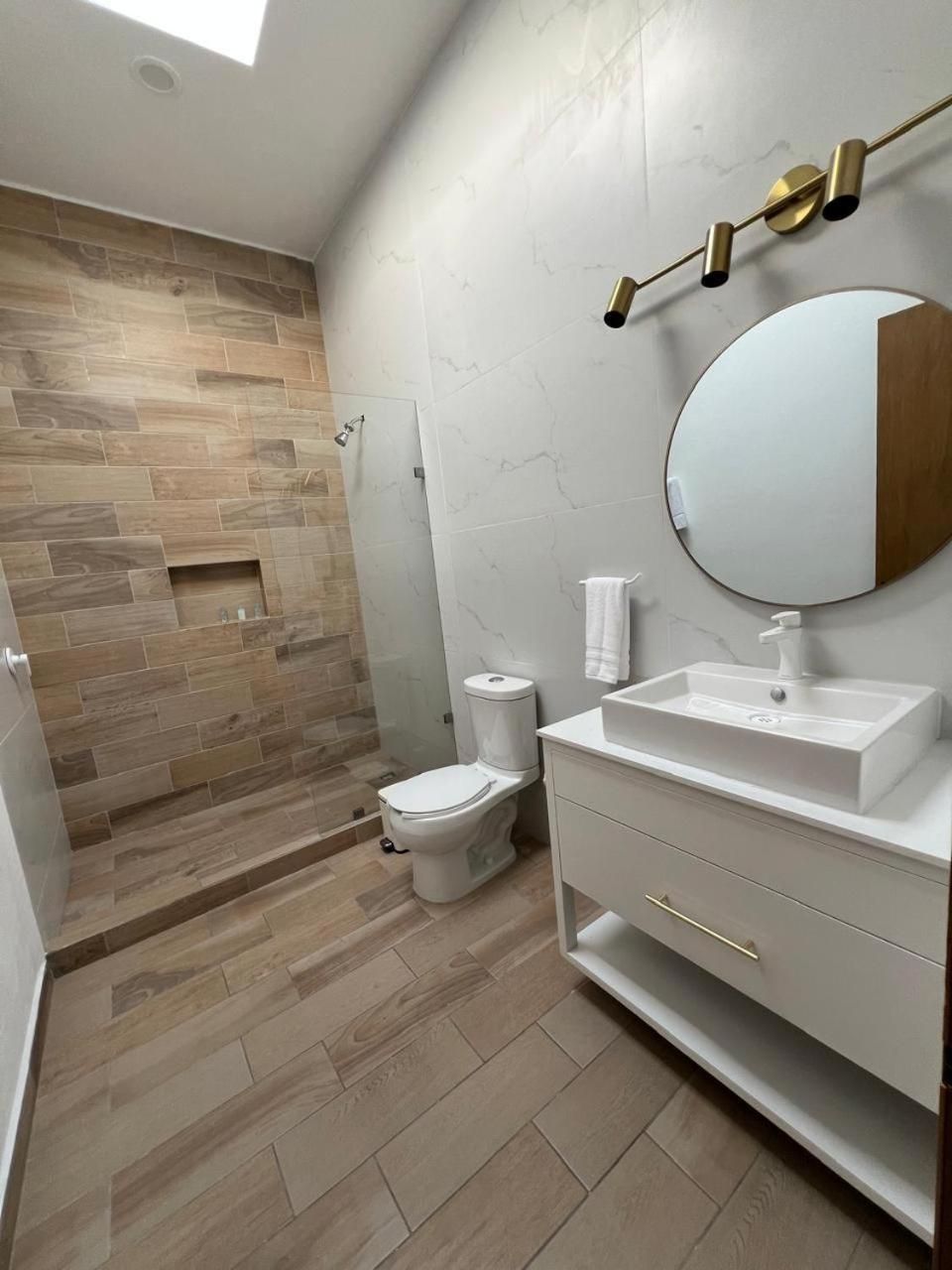Three-Bedroom Deluxe Apartment