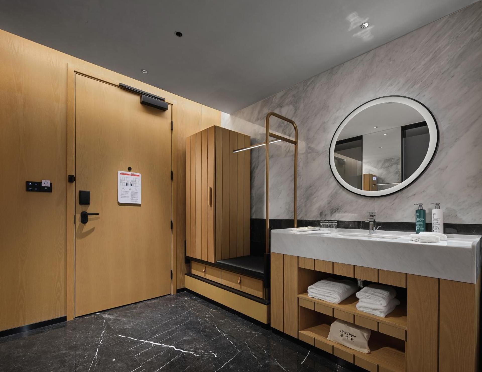 Hilton Garden Inn Jiaxing Xiuzhou King Guest Room 3