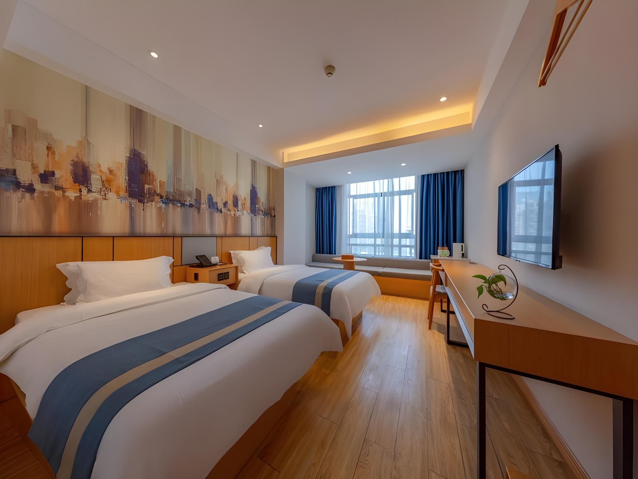 Twin Room with View