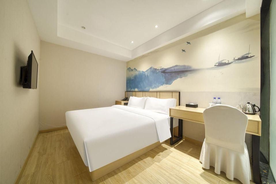 GTI - 1 Bed Guest Room, Electronic Sports