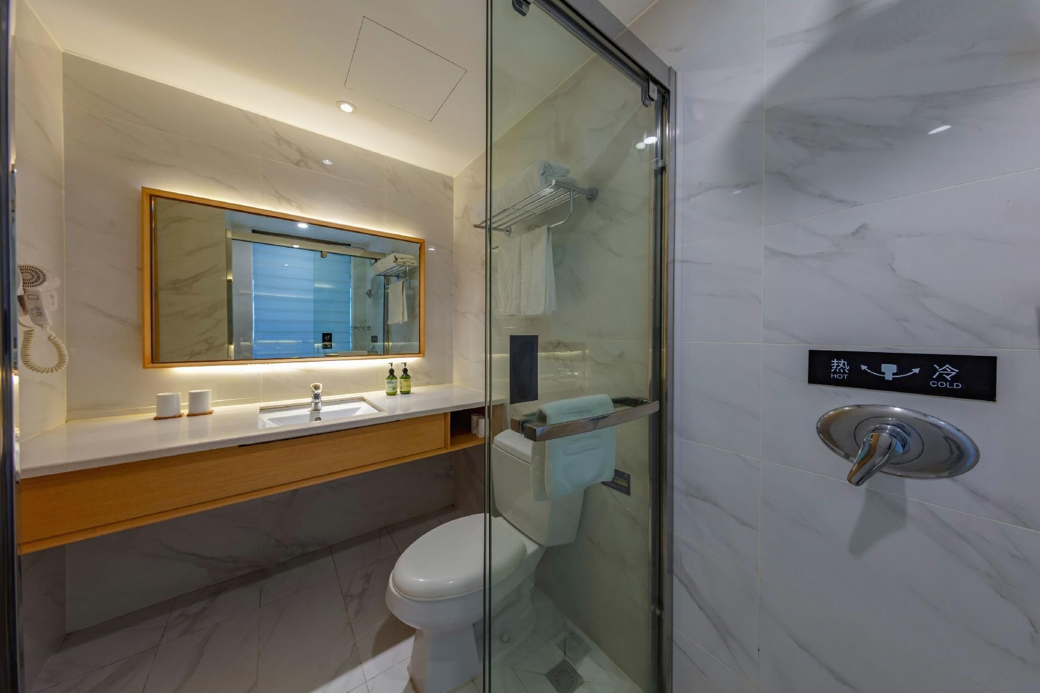 GTI - 1 Bed View Room, with Bathtub