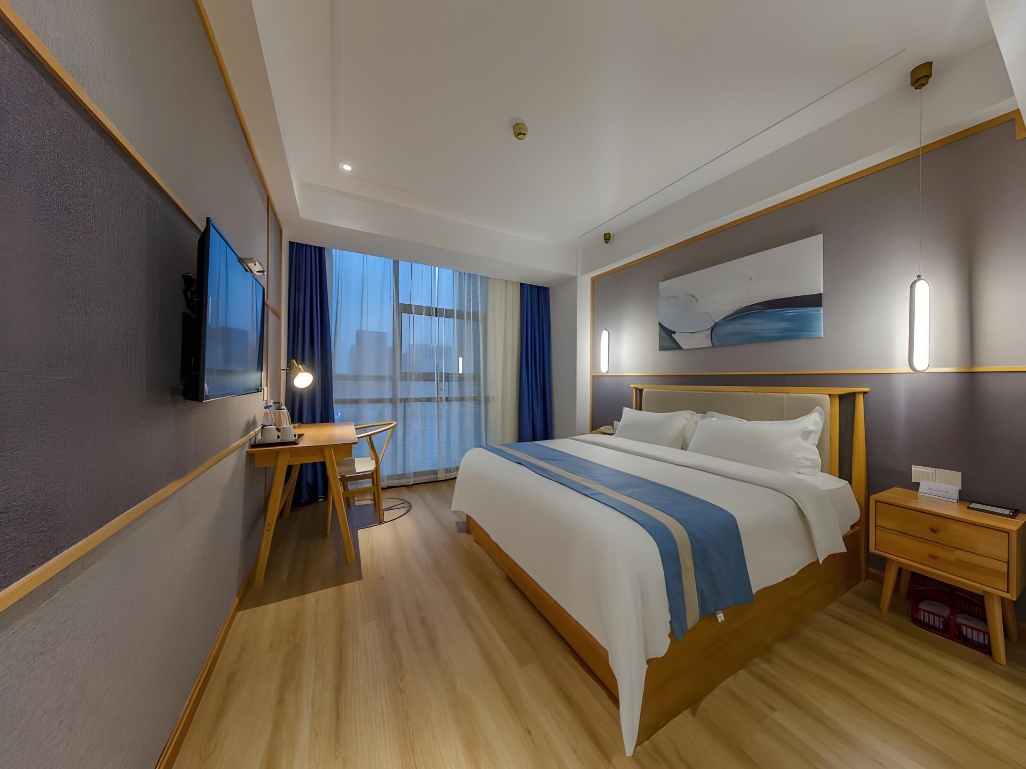 GTI - 1 Bed View Room, with Bathtub