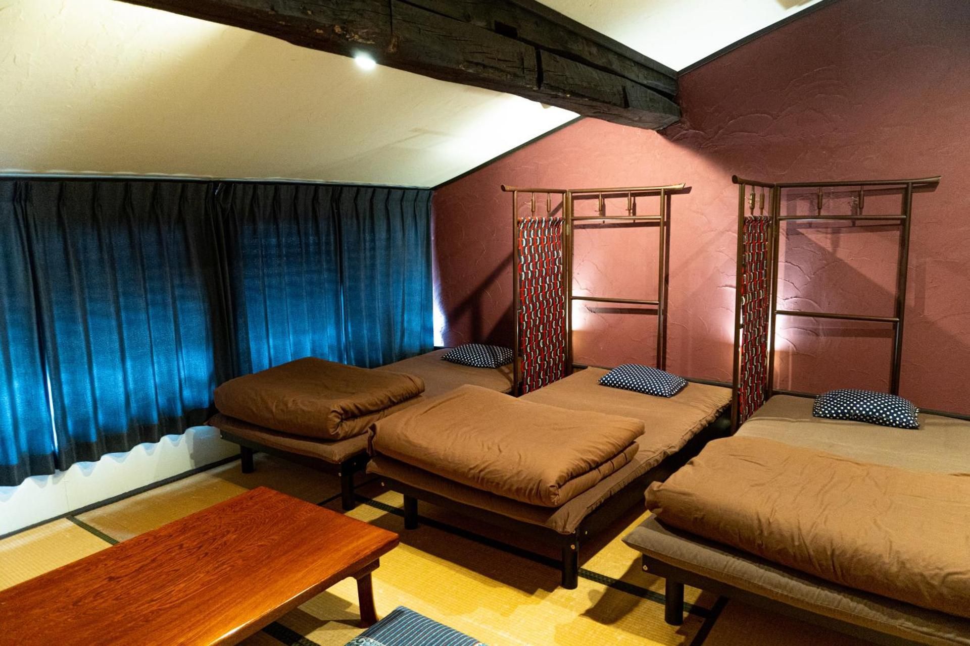 Economy Triple Room with Shared Bathroom