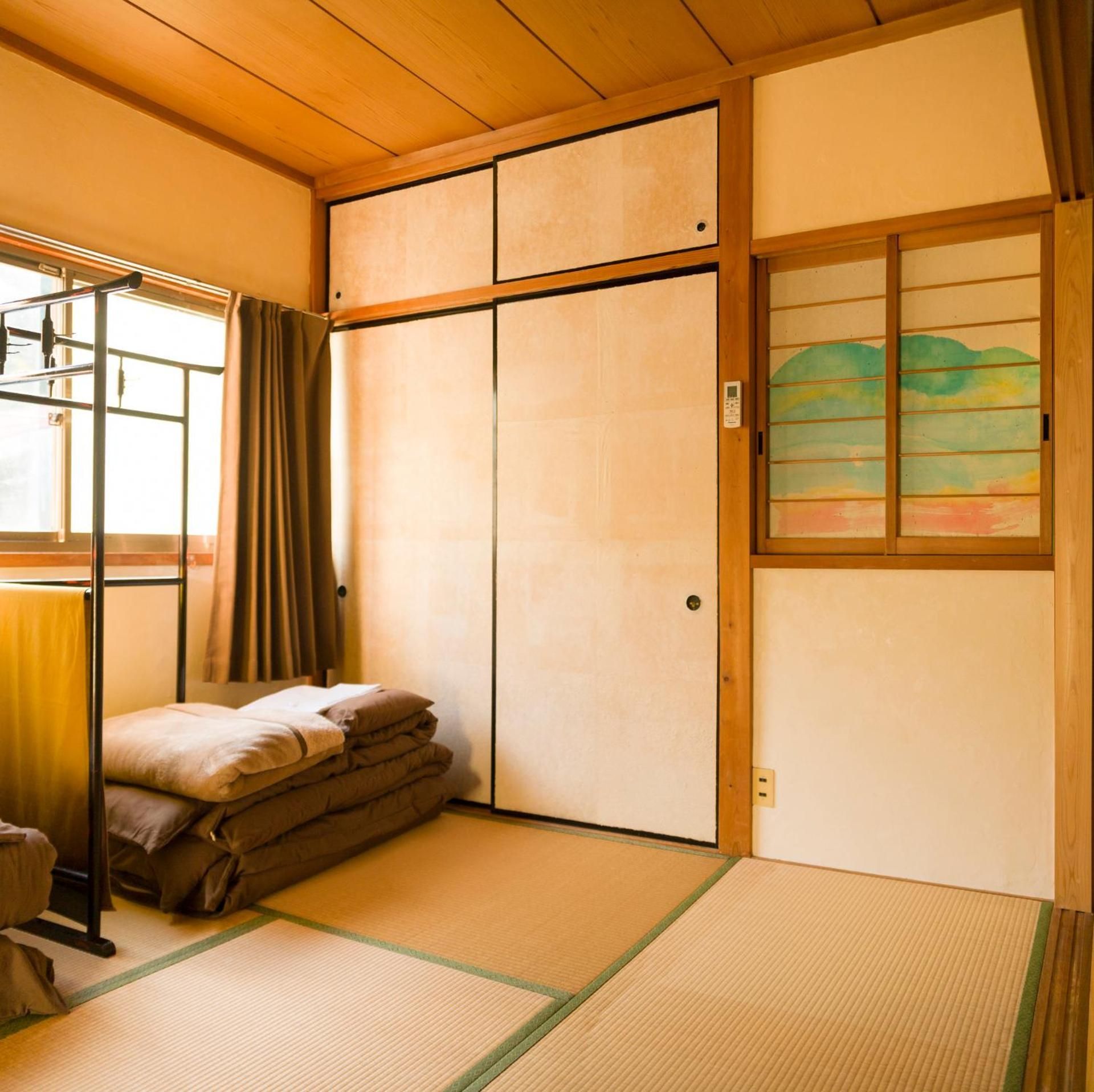 Standard Twin Room with Shared Bathroom