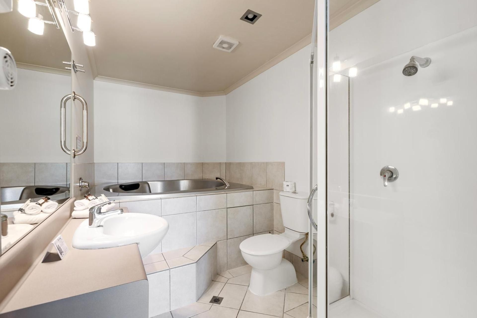 Deluxe One-Bedroom Suite