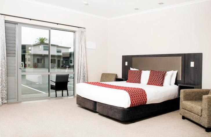 Executive Studio with Spa Bath